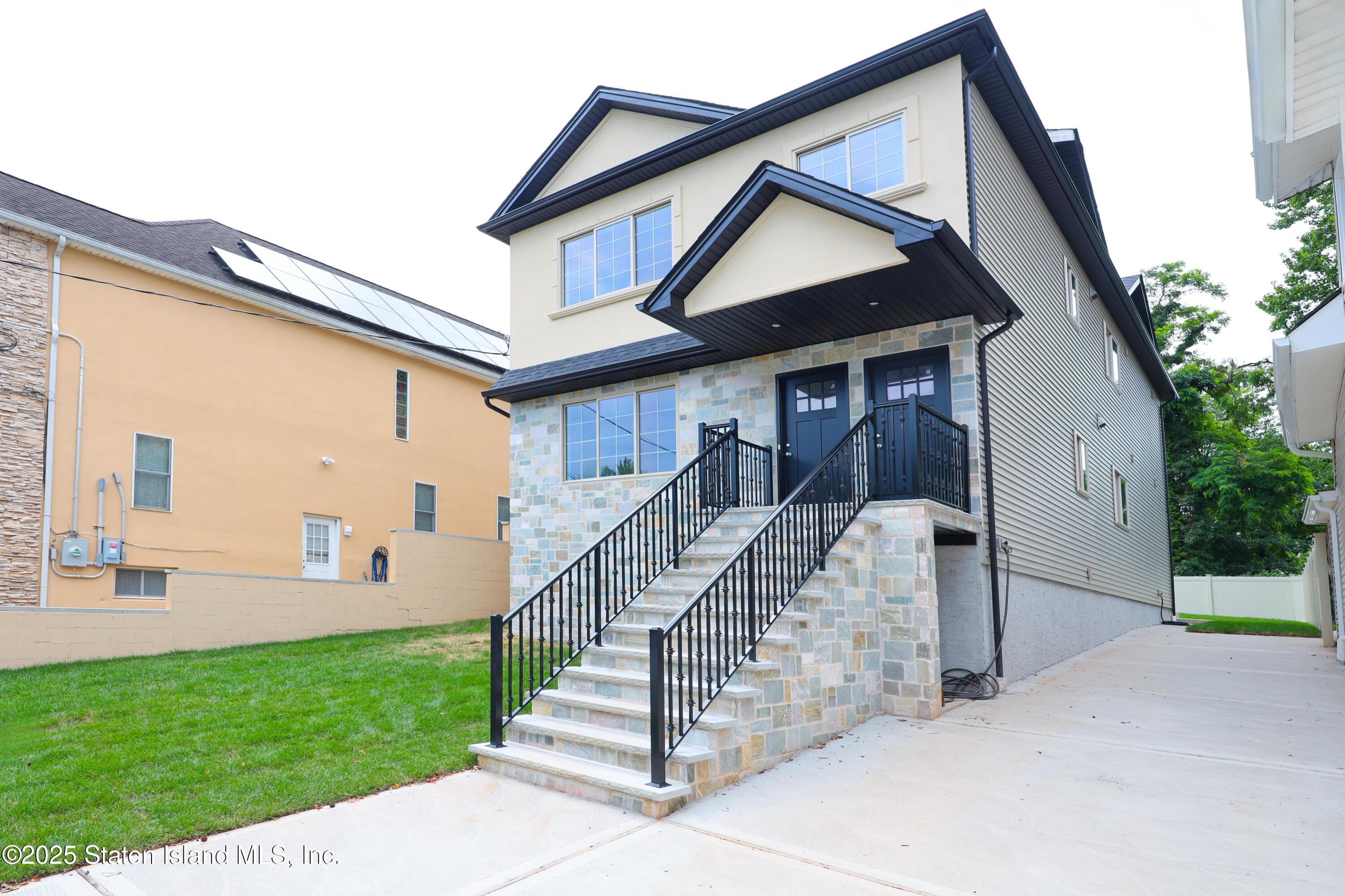 11 Russell Street Image 2