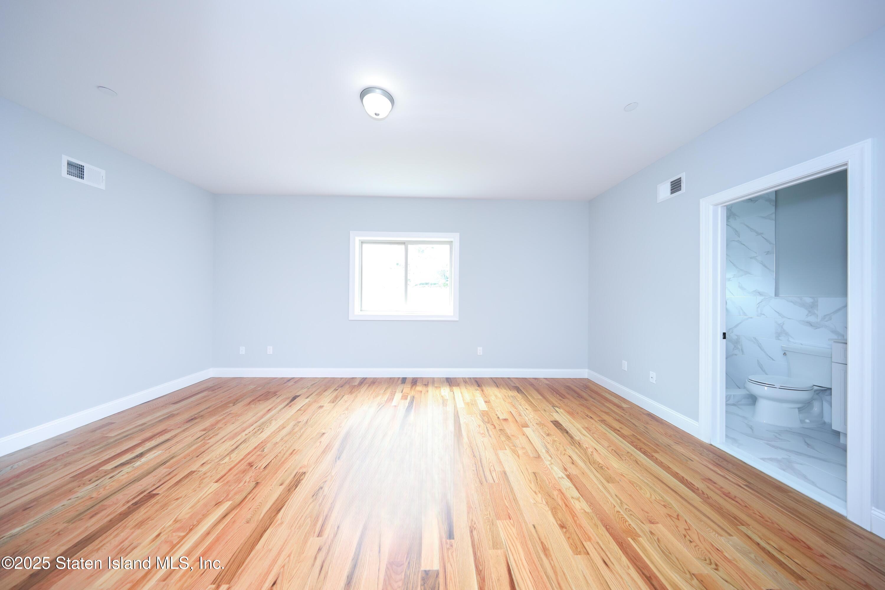 11 Russell Street, Staten Island, NY, 10308 image 8
