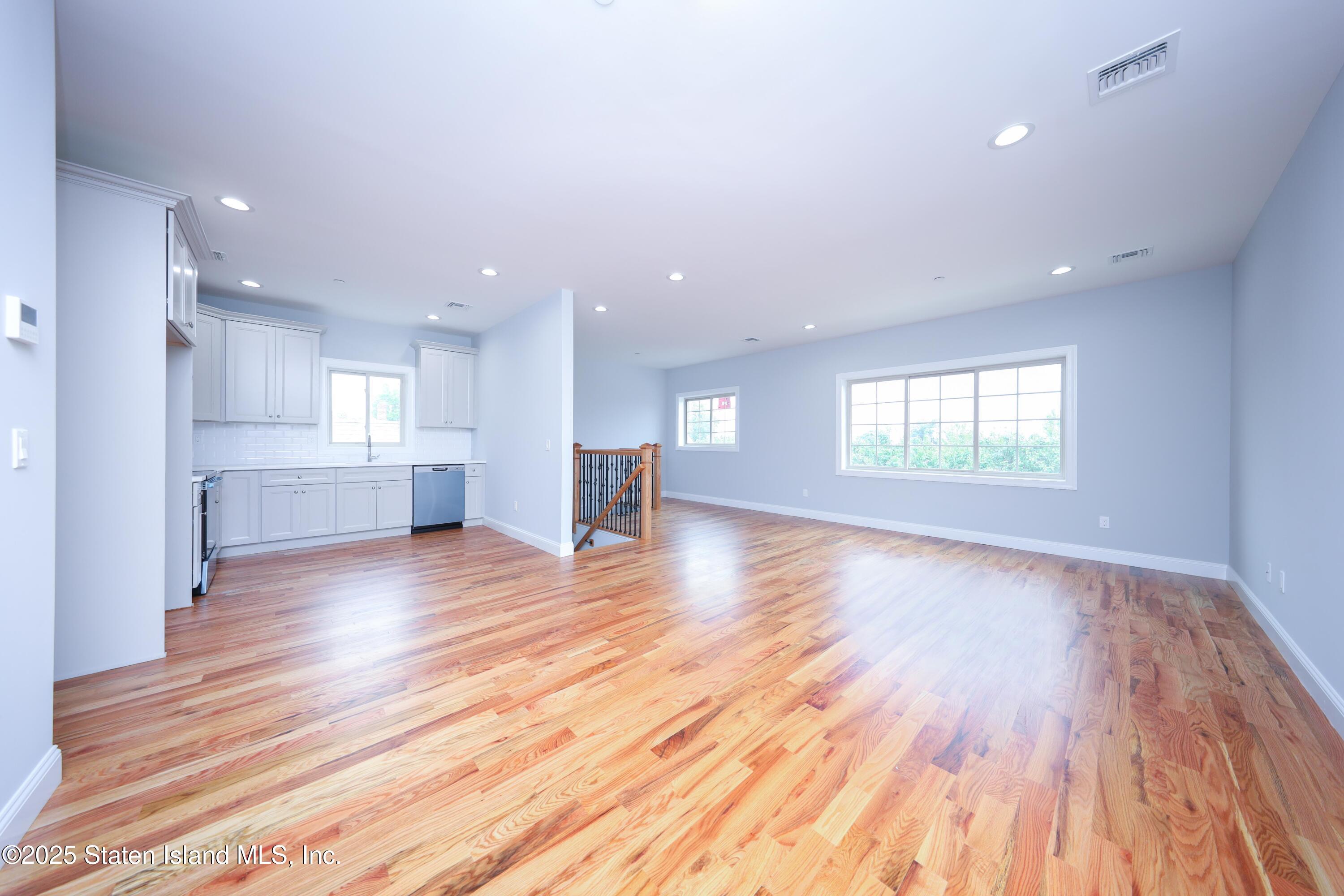 11 Russell Street, Staten Island, NY, 10308 image 19
