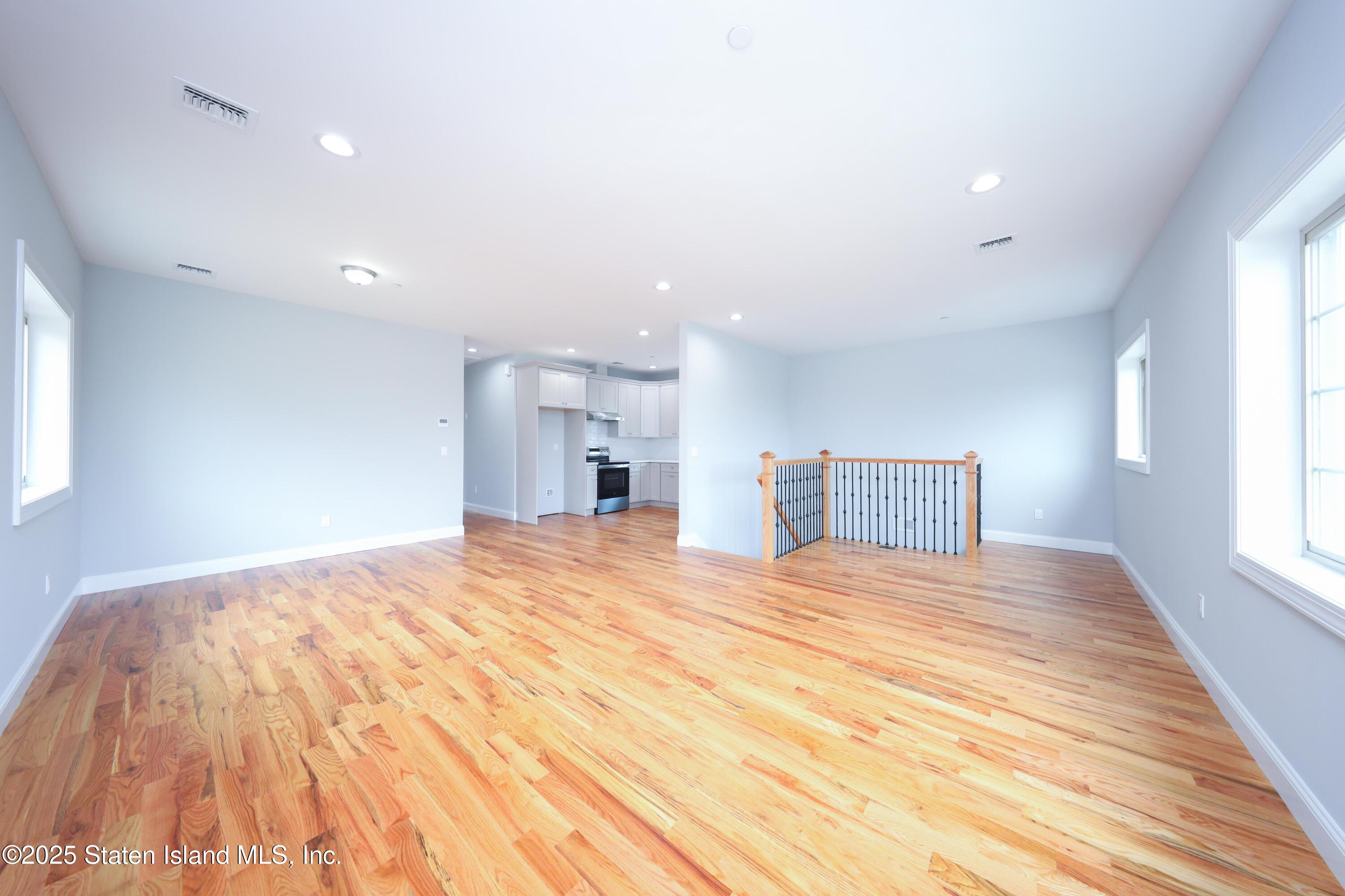 11 Russell Street, Staten Island, NY, 10308 image 20