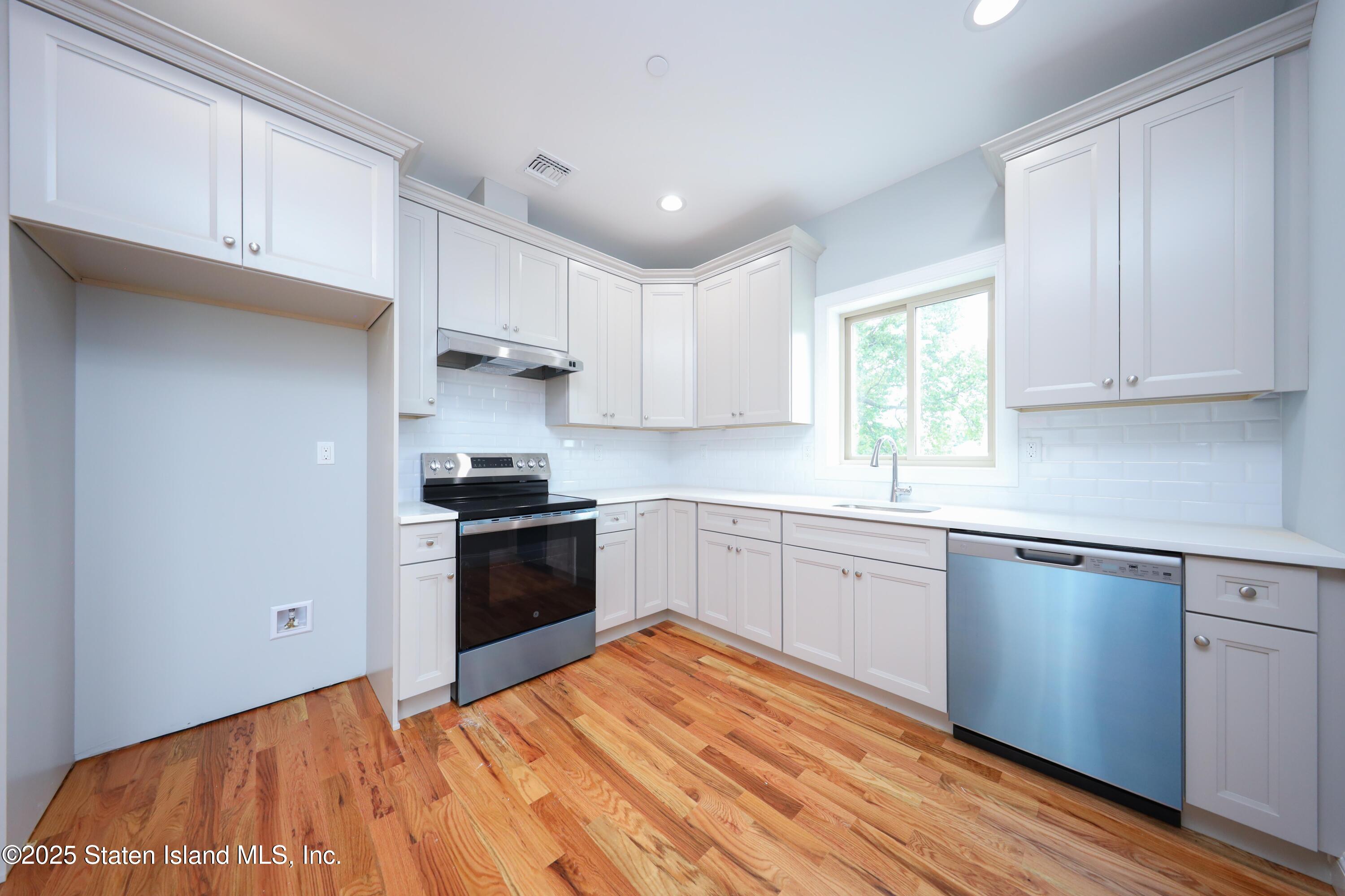 11 Russell Street, Staten Island, NY, 10308 image 24