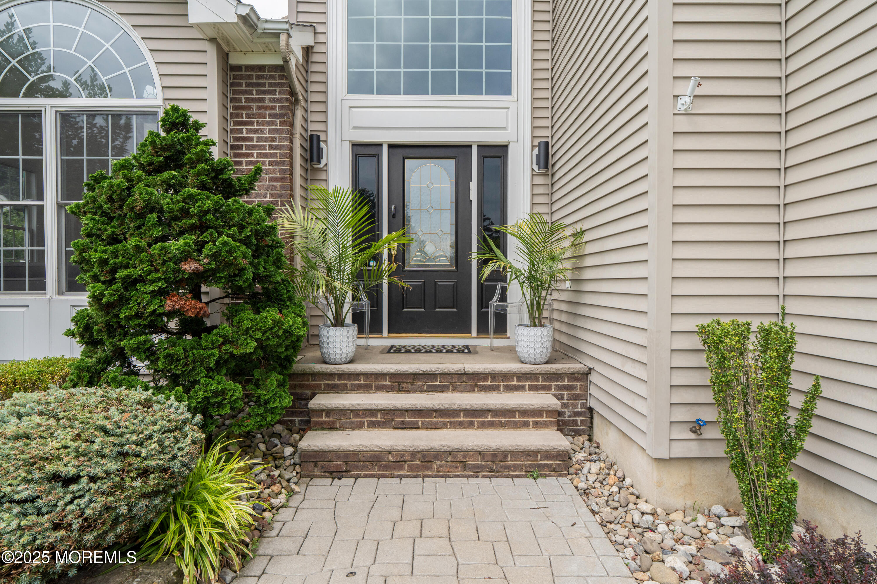 95 Linden Avenue Image 3