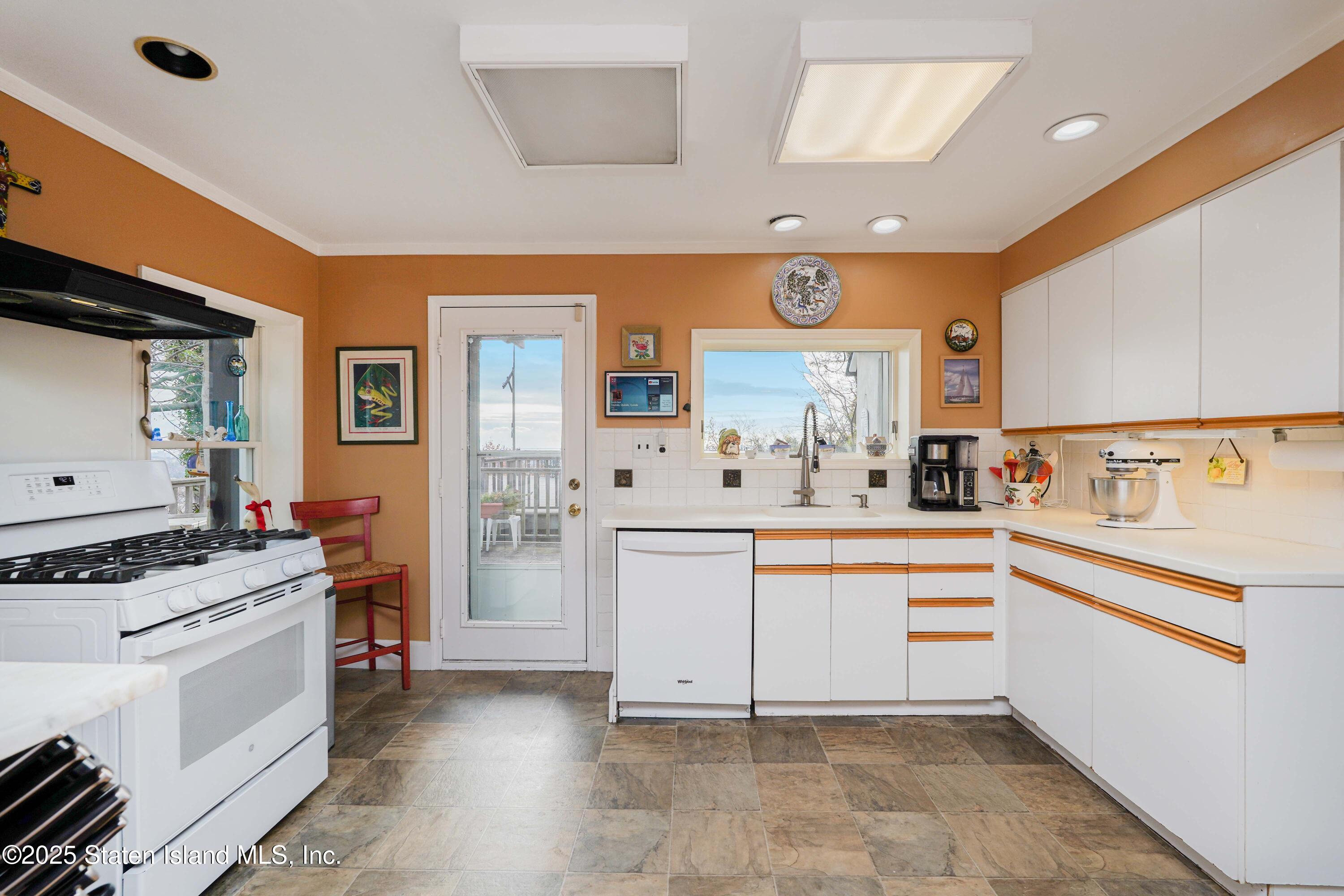45 East Loop Road, Staten Island, NY, 10304 image 6