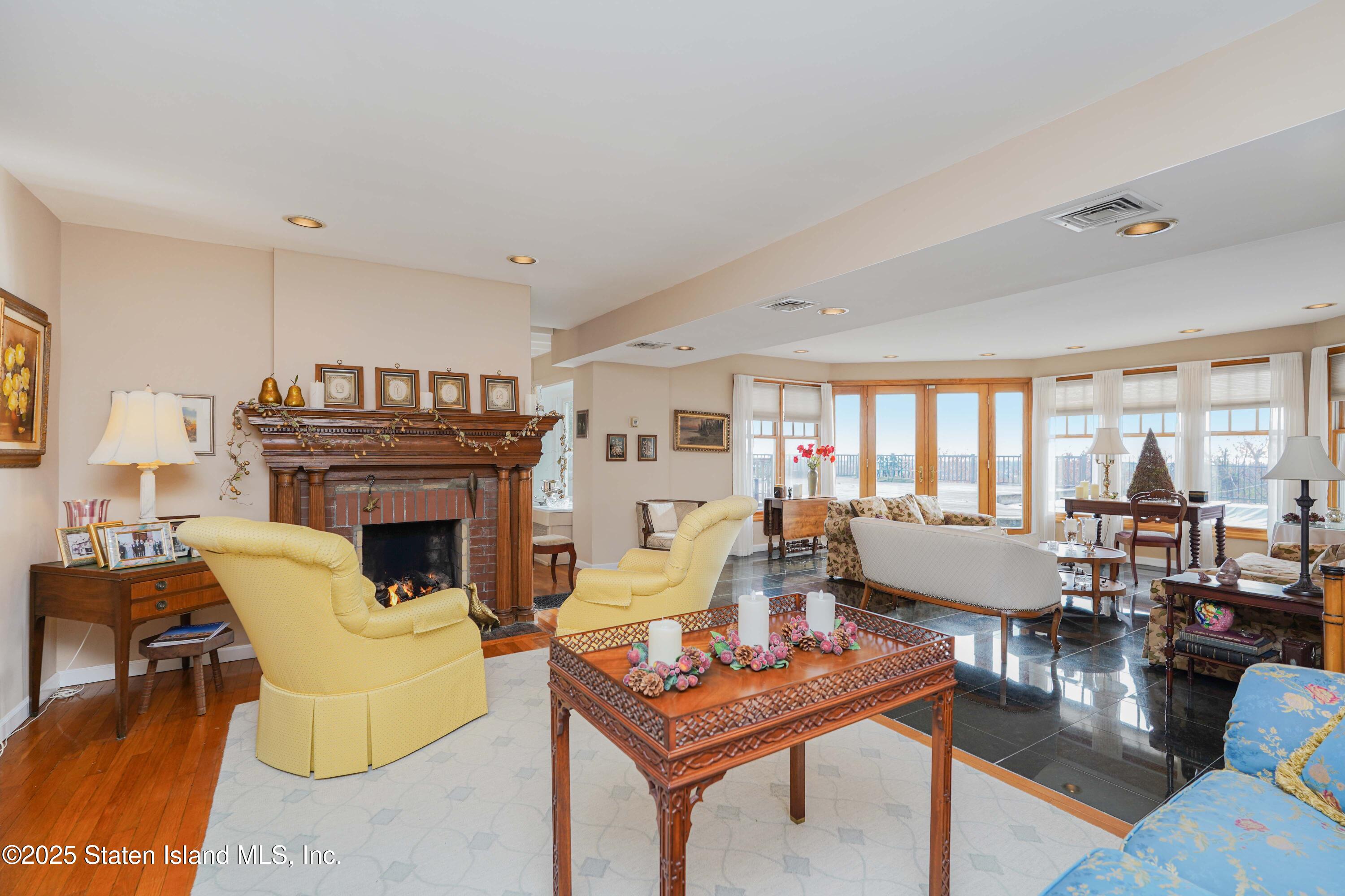 45 East Loop Road Image 3