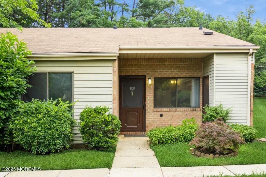 239 Medford Court B Image 2