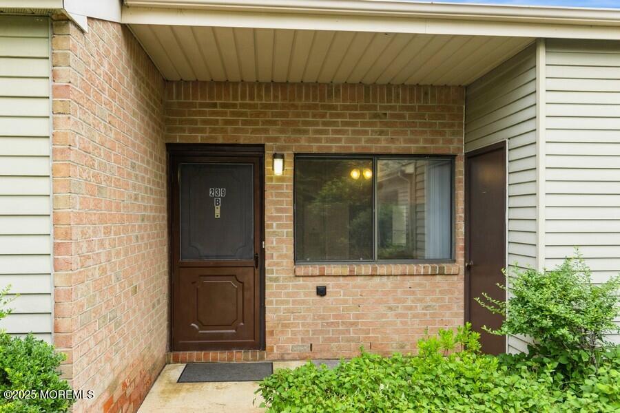 239 Medford Court B Image 3