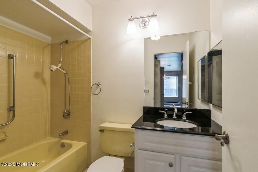 239 Medford Court B, Manalapan, NJ, 07726 image 23