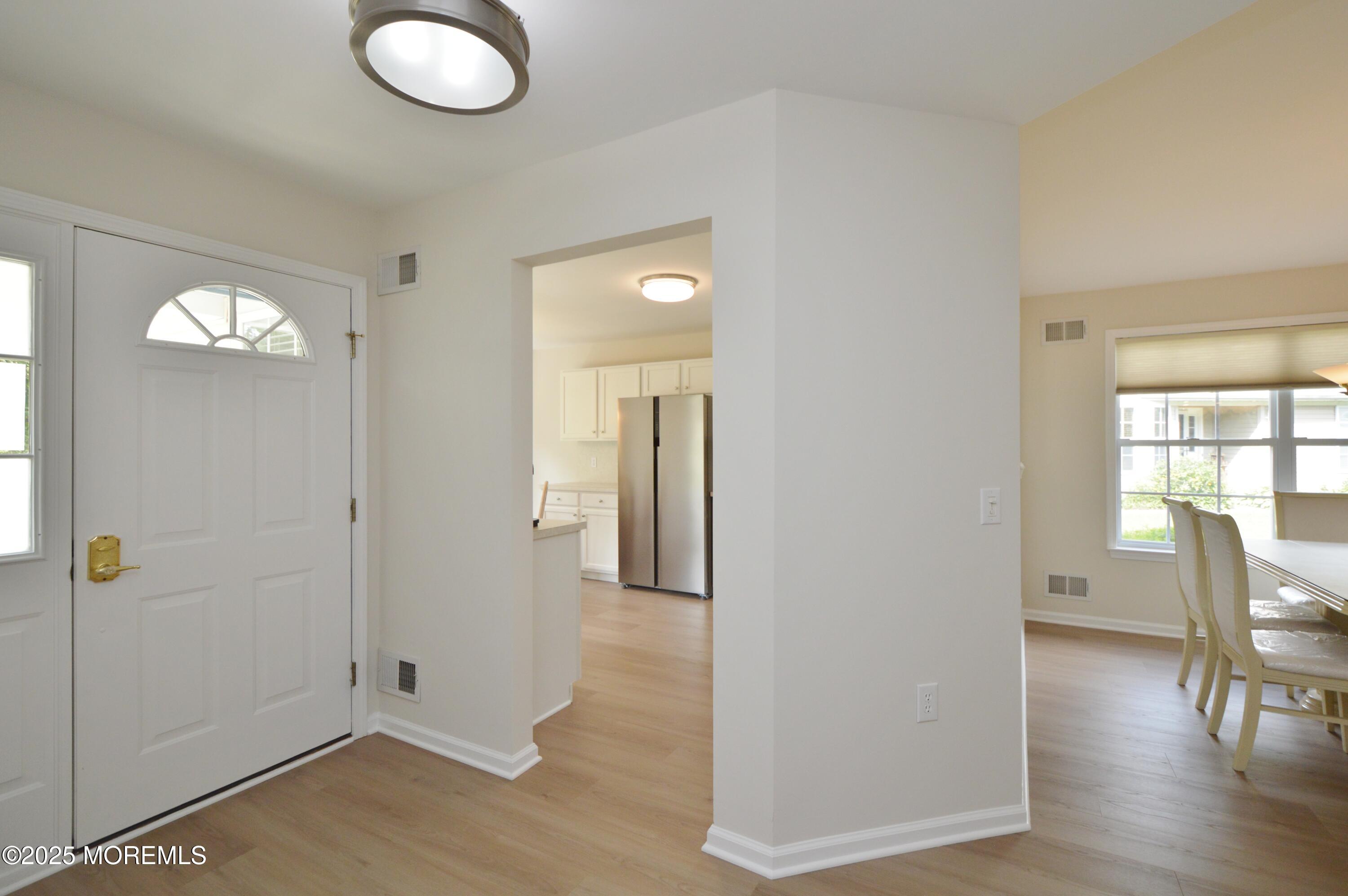 3229 Flagstone Court Image 4