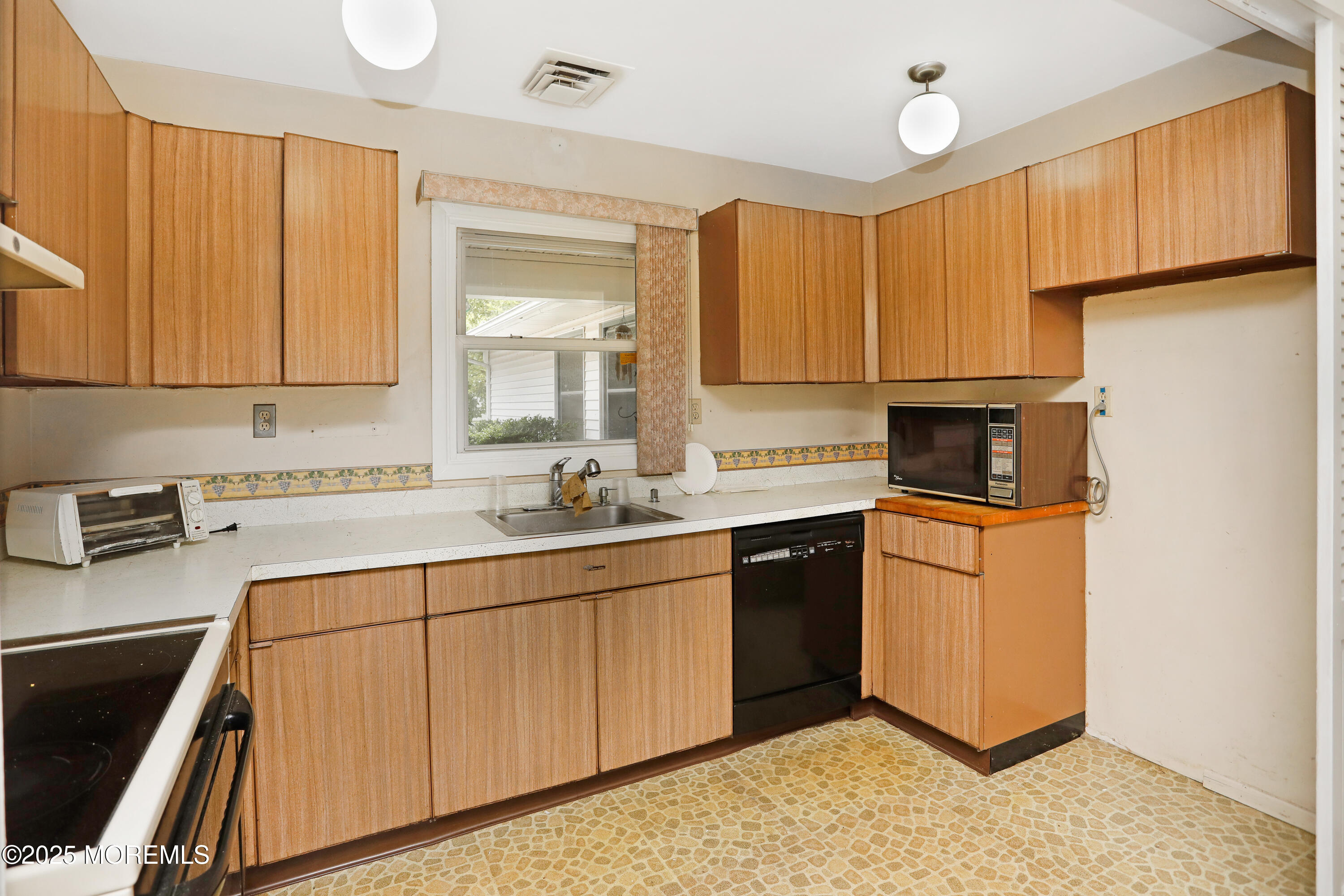 4 Dawn Way, Aberdeen, NJ, 07747 image 7