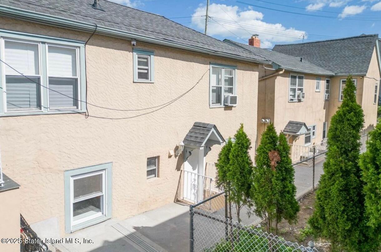 26 Robin Road, Staten Island, NY, 10305