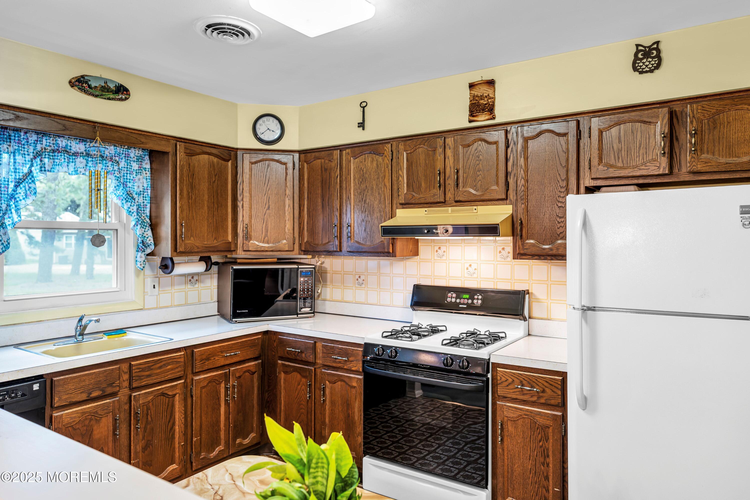 13 Millbrook Court, Toms River, NJ, 08757 image 14