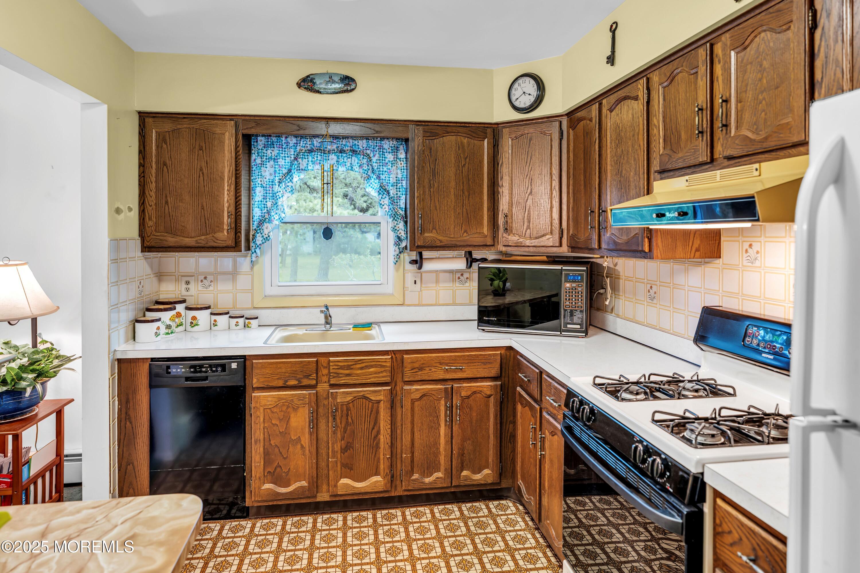 13 Millbrook Court, Toms River, NJ, 08757 image 15