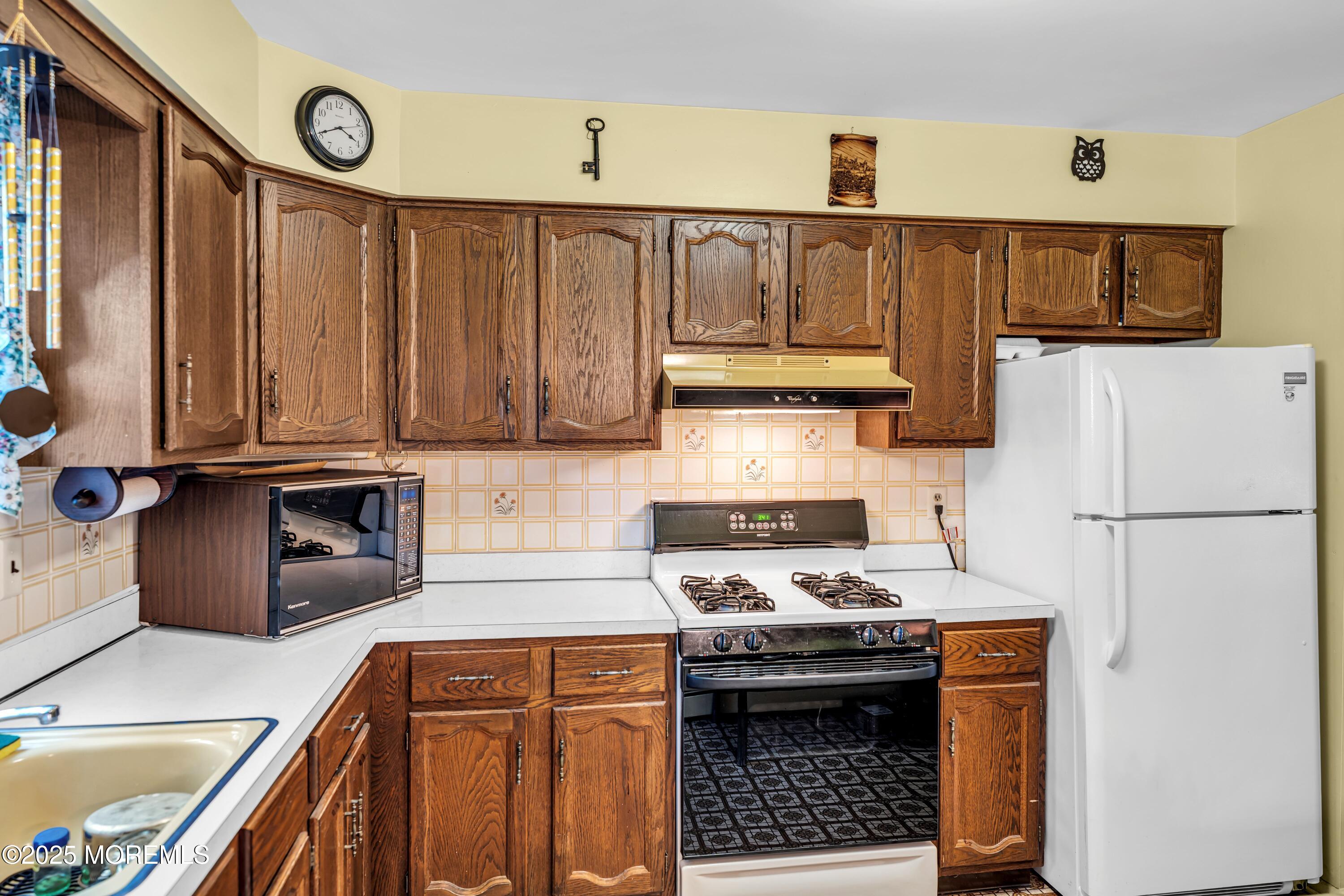 13 Millbrook Court, Toms River, NJ, 08757 image 16