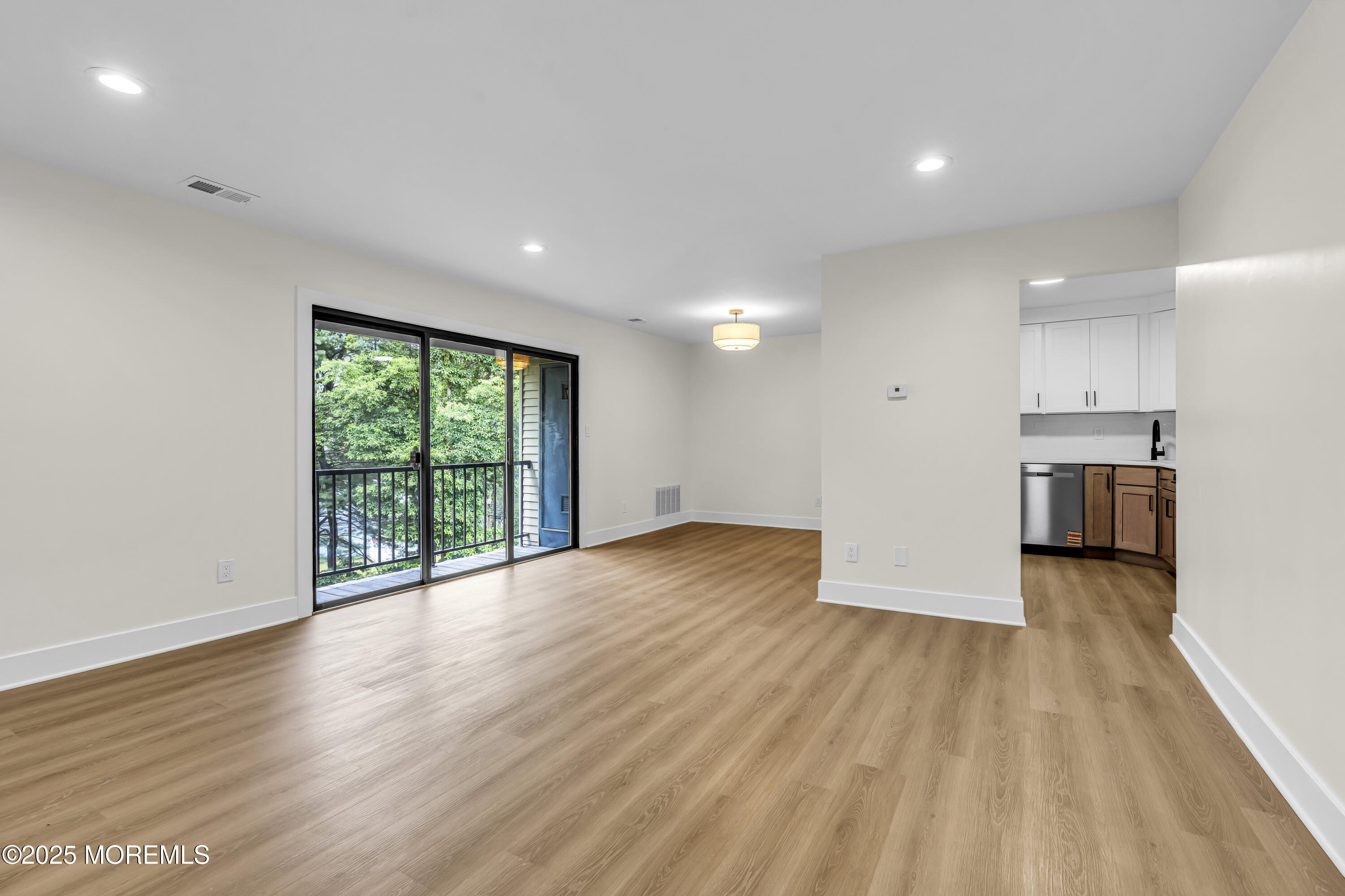104 Dundee Court Image 4