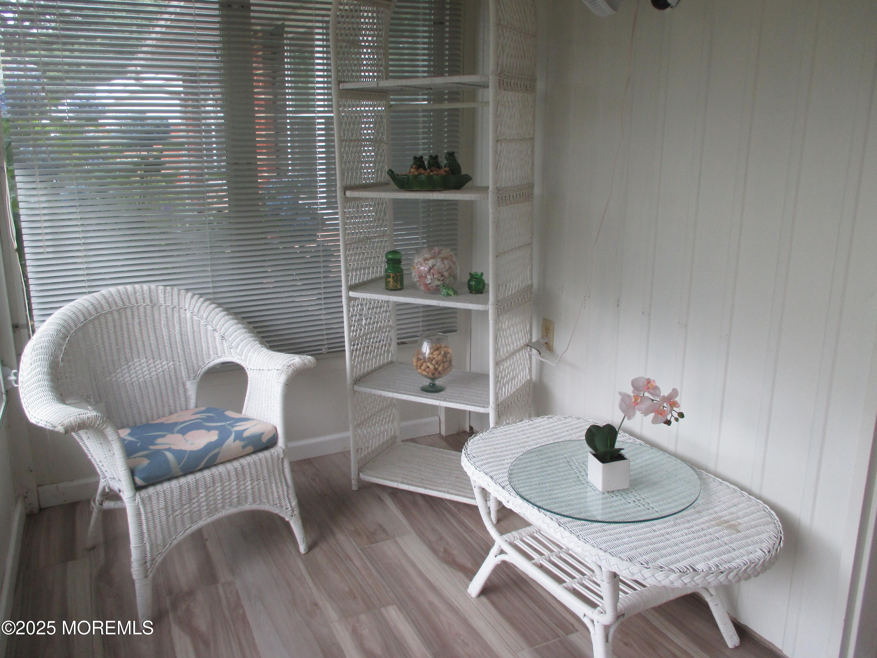 496A Thornbury Court Image 3