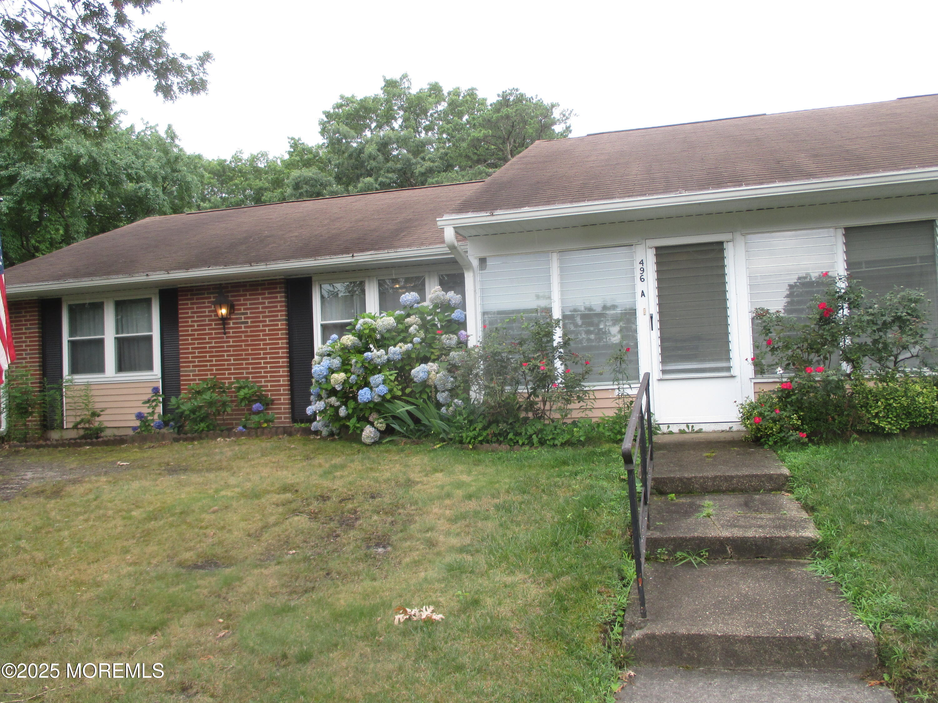 496A Thornbury Court Image 2