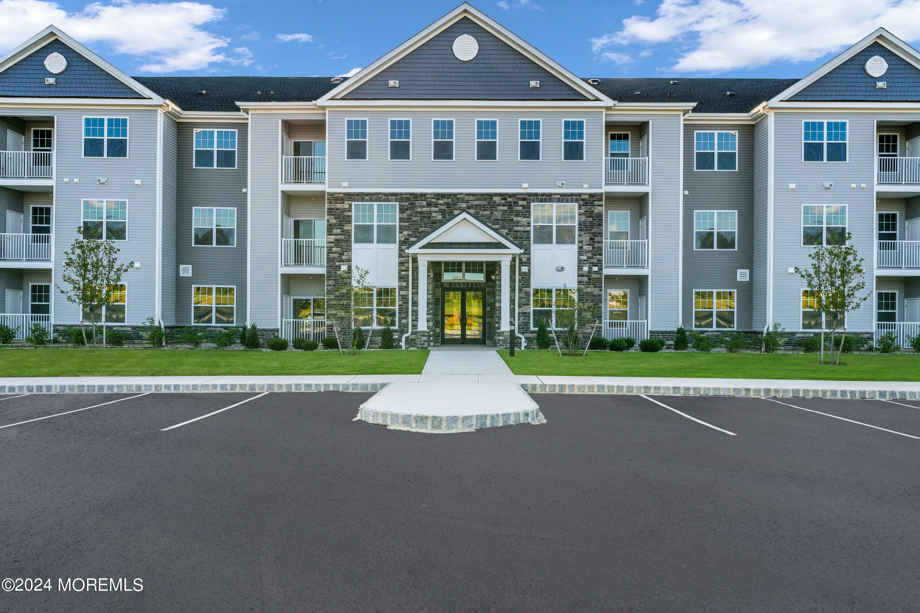 750 Lighthouse Drive 3301 Image 2