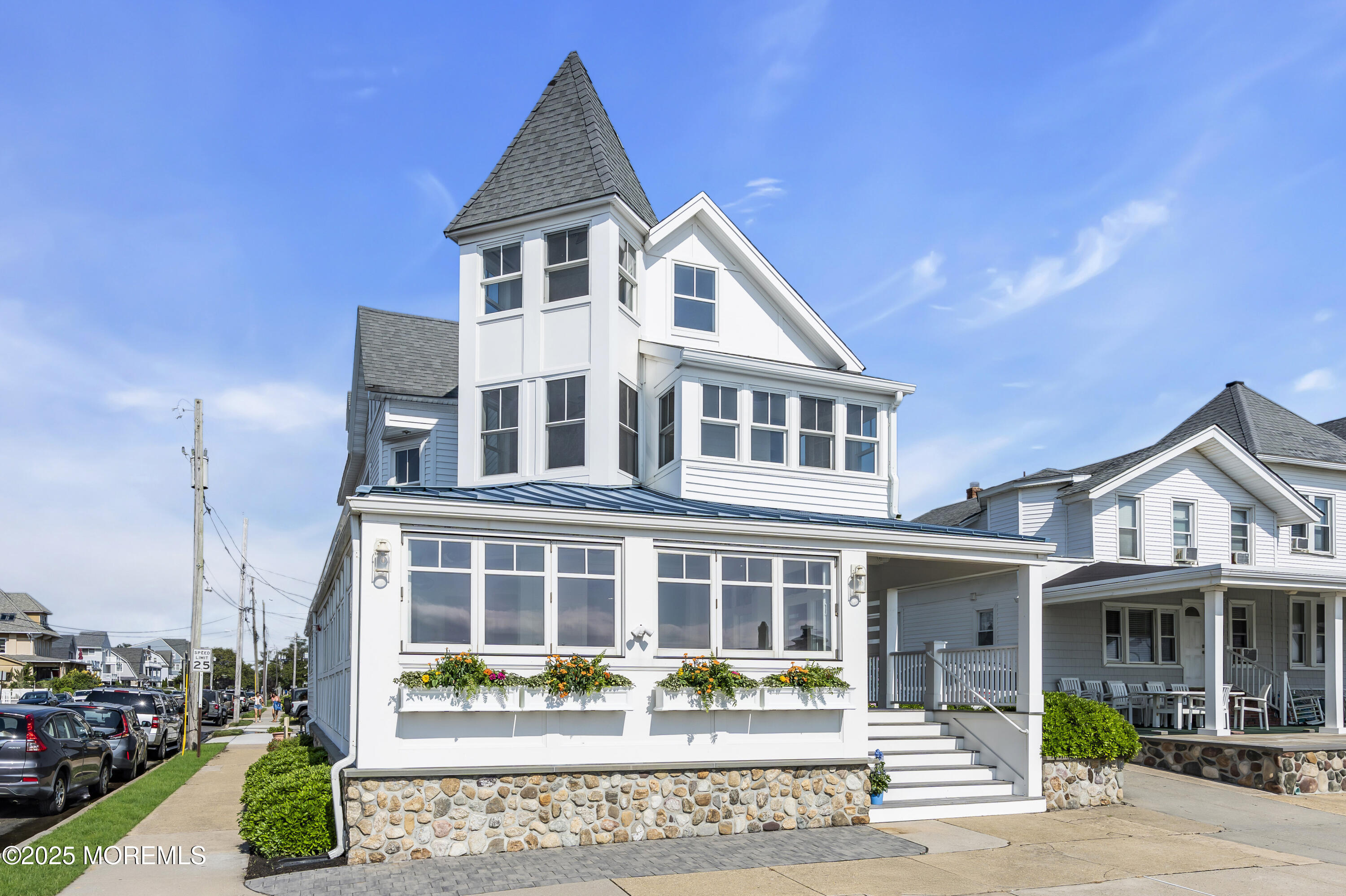 900 Ocean Avenue Image 4