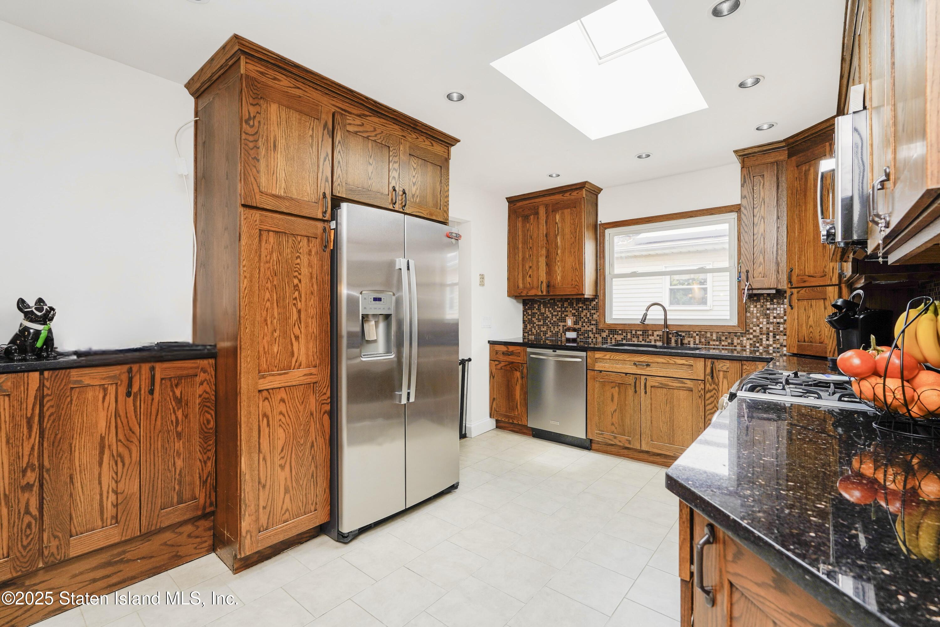 335 Simonson Avenue, Staten Island, NY, 10303 image 9