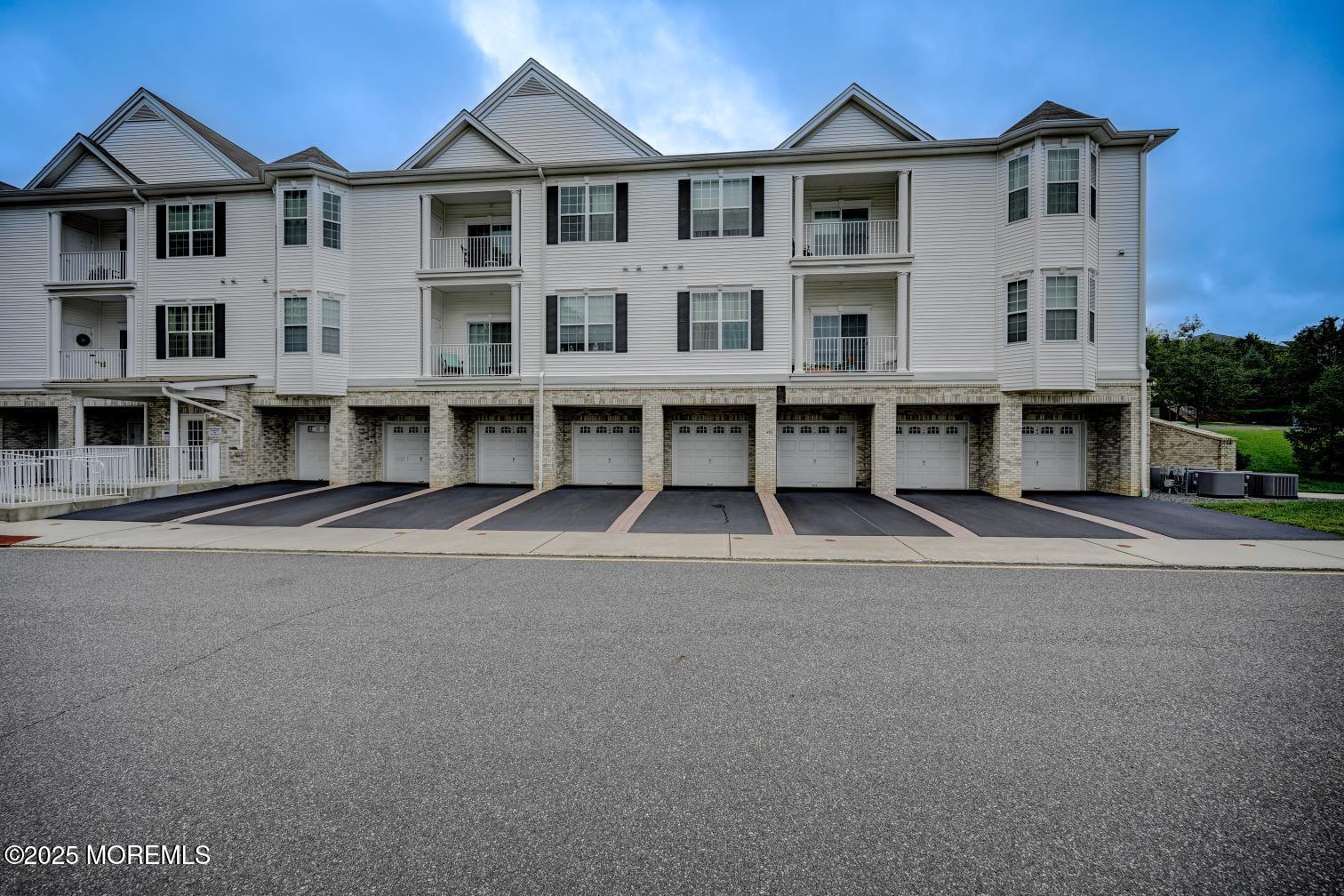 111 Canterbury Lane, Morganville, NJ, 07751 image 38