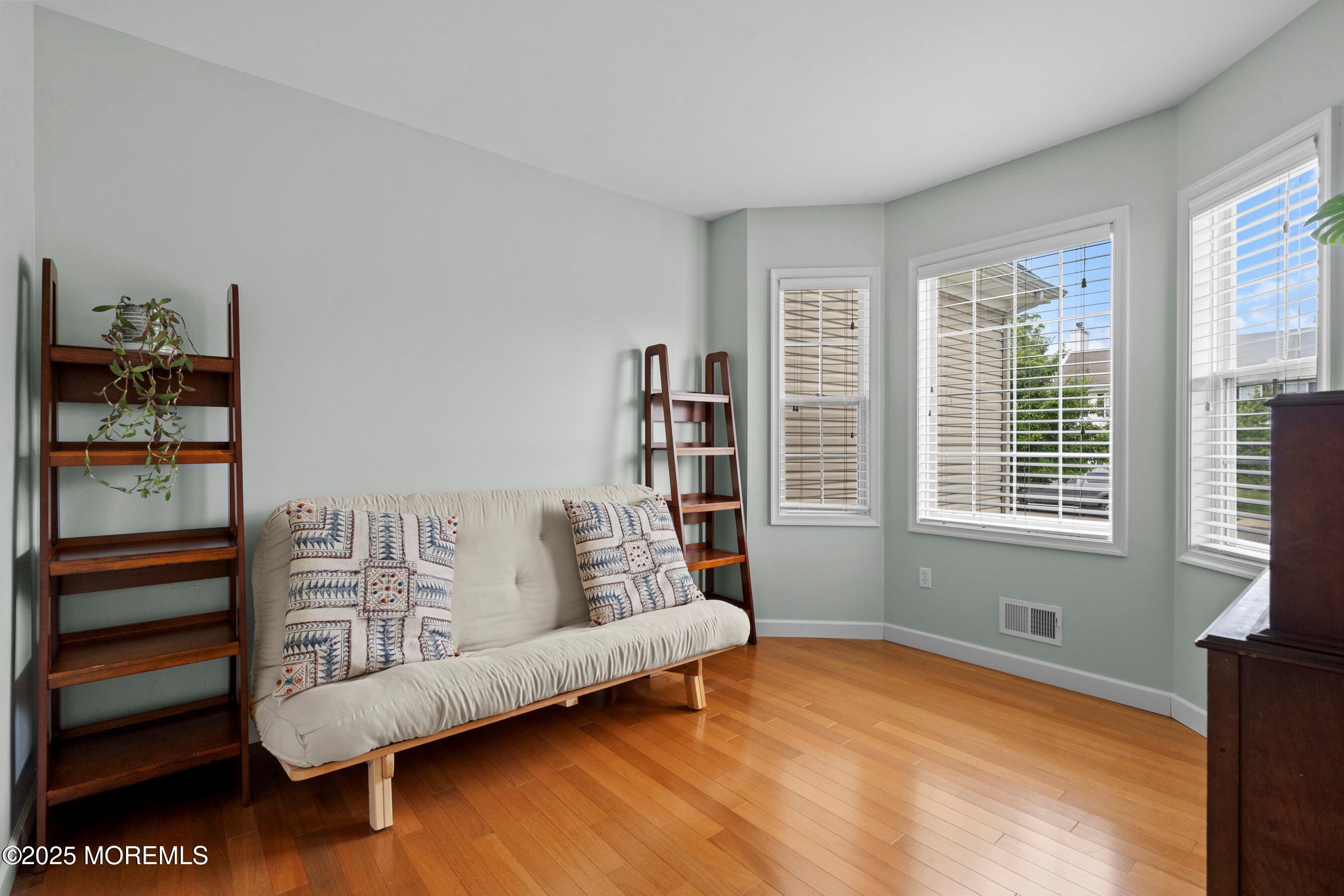 207 Stafford Avenue Image 5