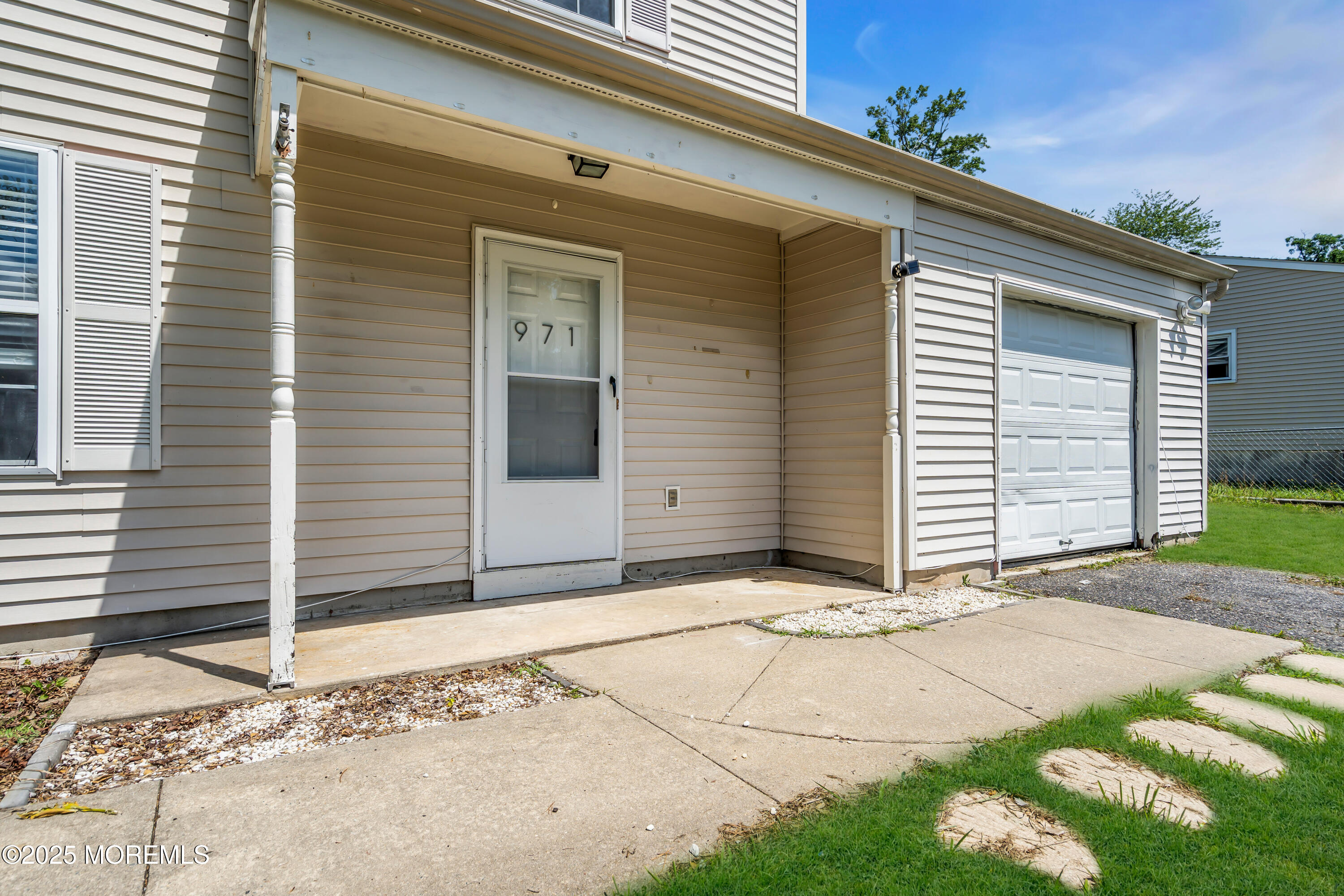 971 Center Street Image 3
