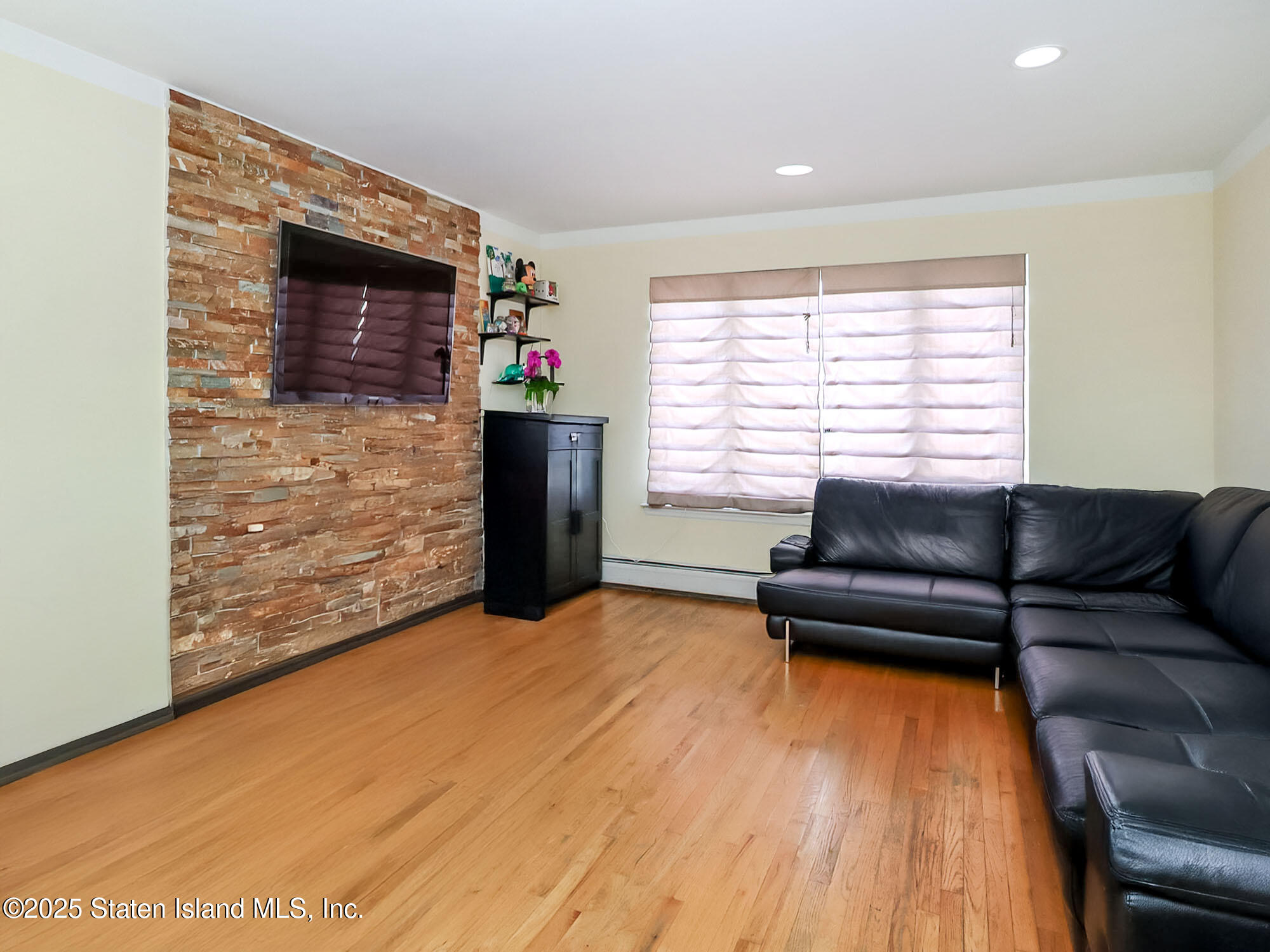 467 Dongan Hills Avenue Image 3
