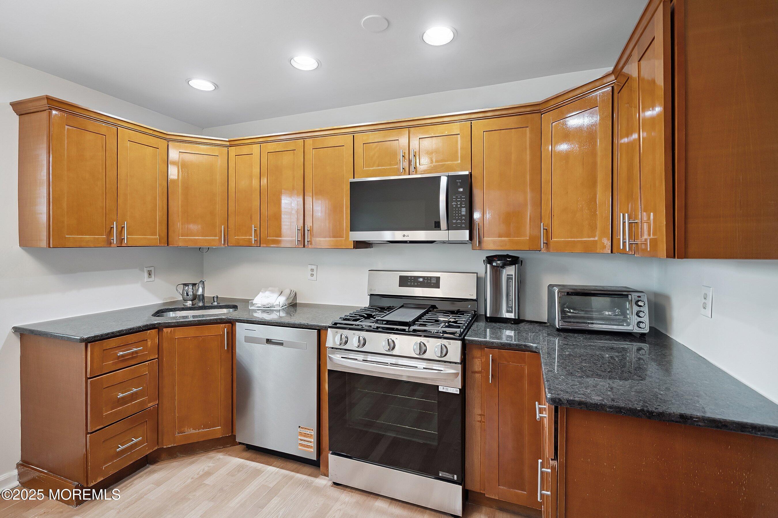 28 Dortmunder Drive, Manalapan, NJ, 07726 image 10