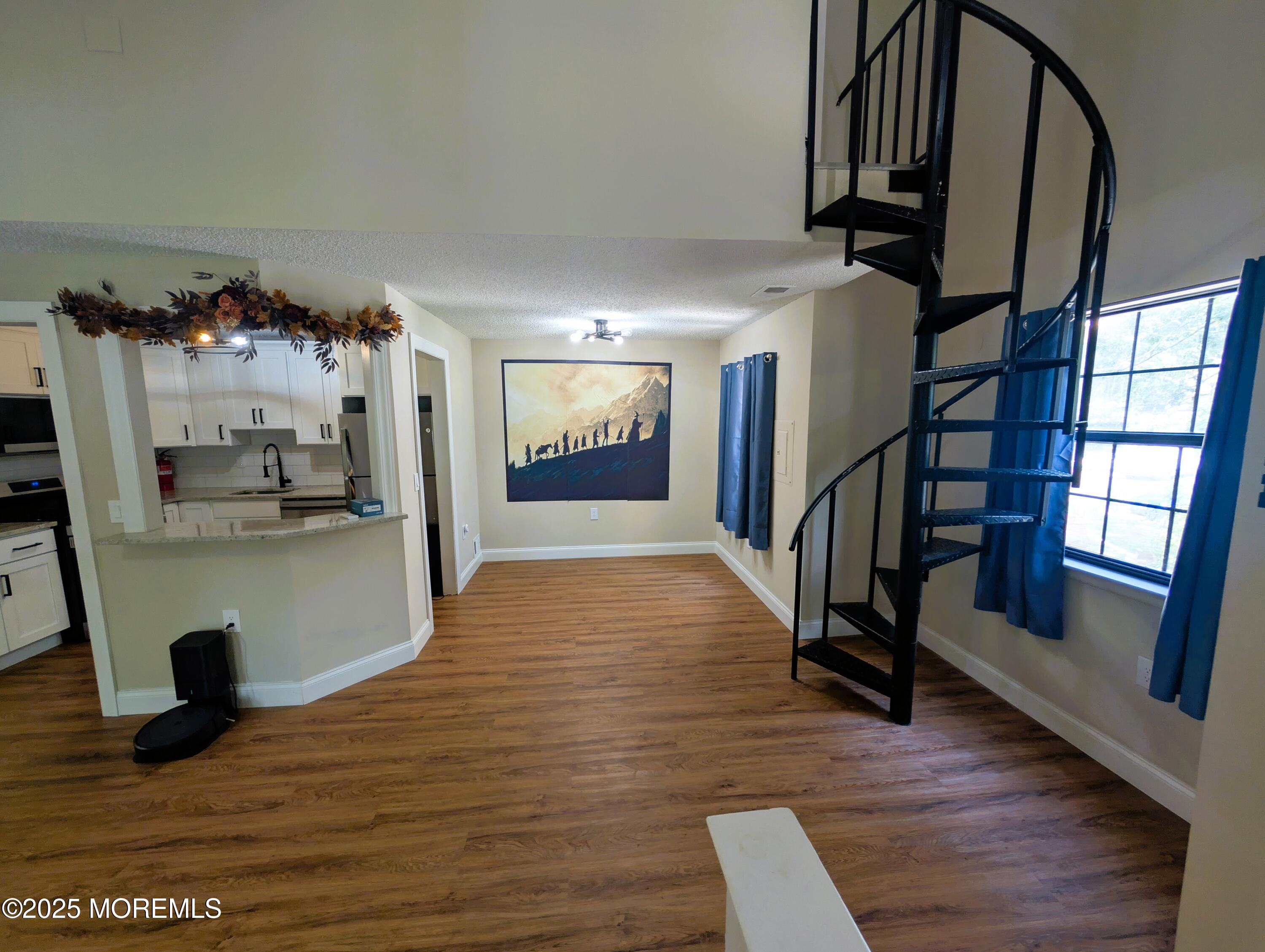 101 Begonia Court Image 5