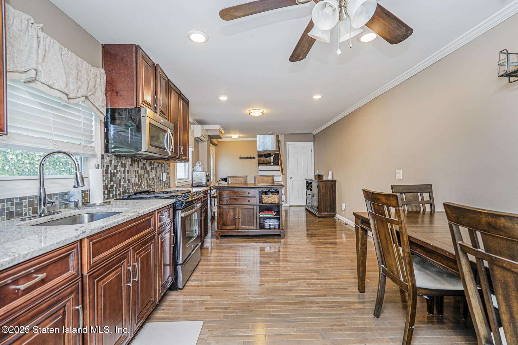 418 Willow Road Image 4