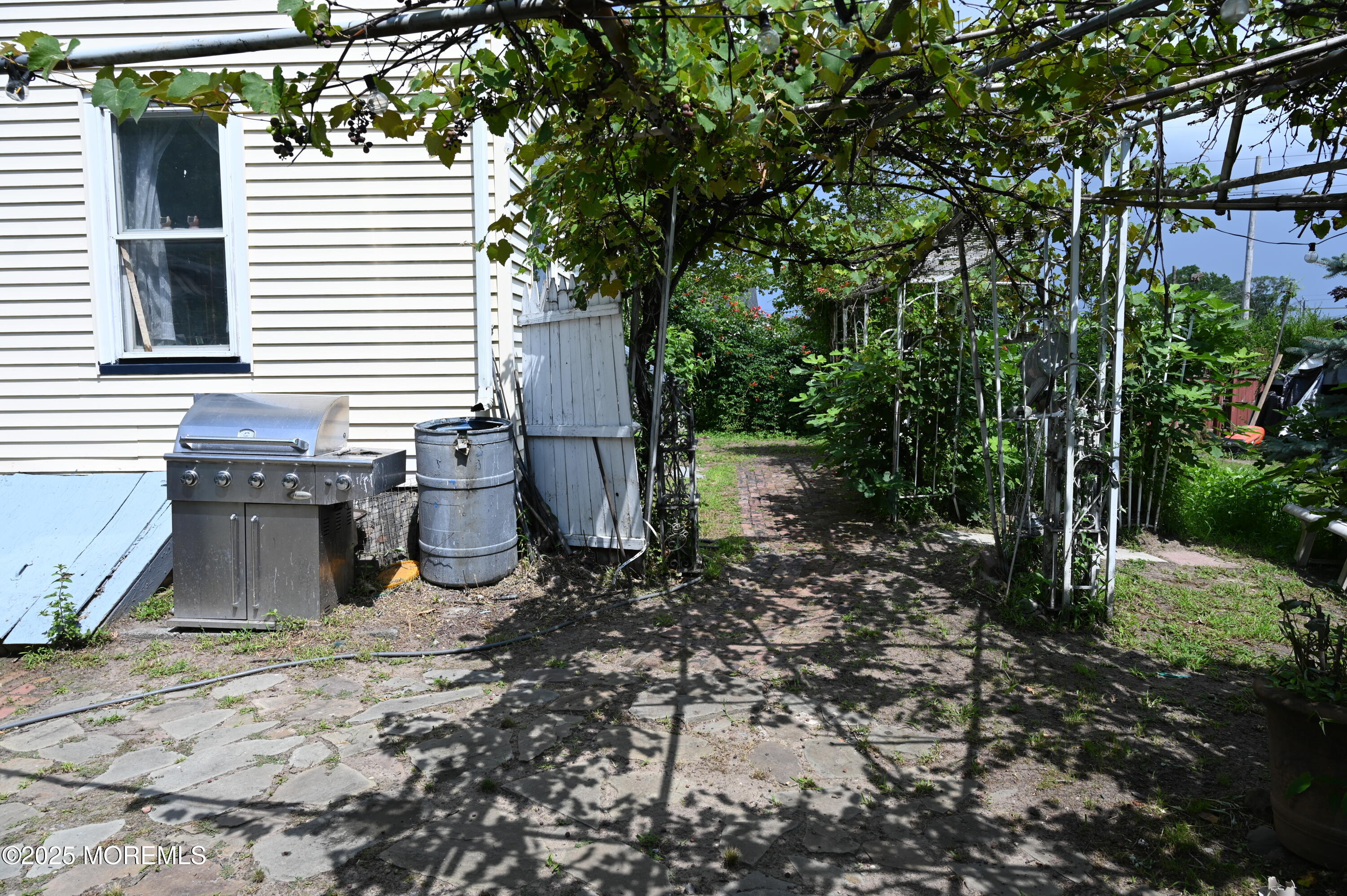 636 Holmdel Road Image 5