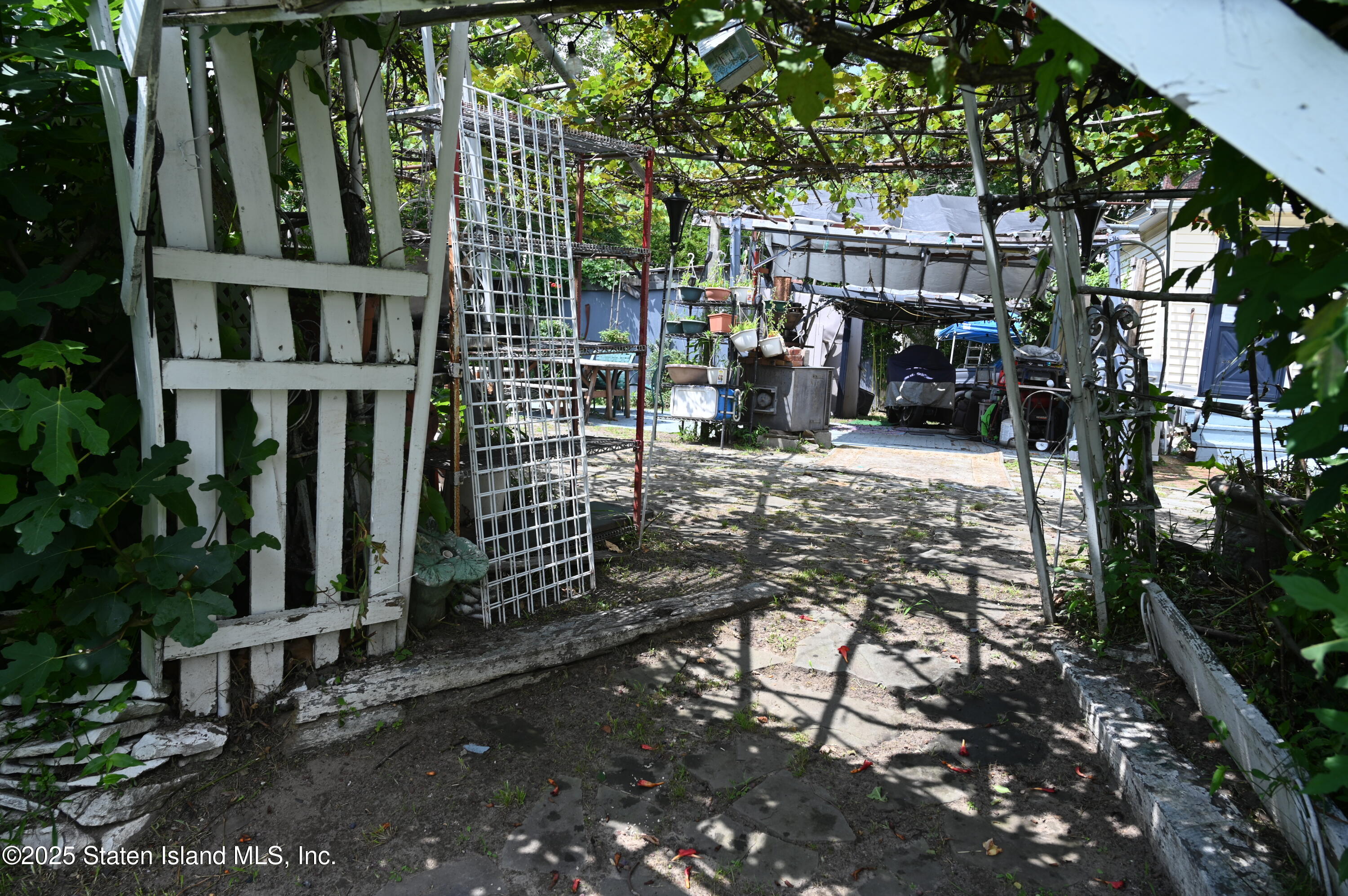 636 Holmdel Road Image 5