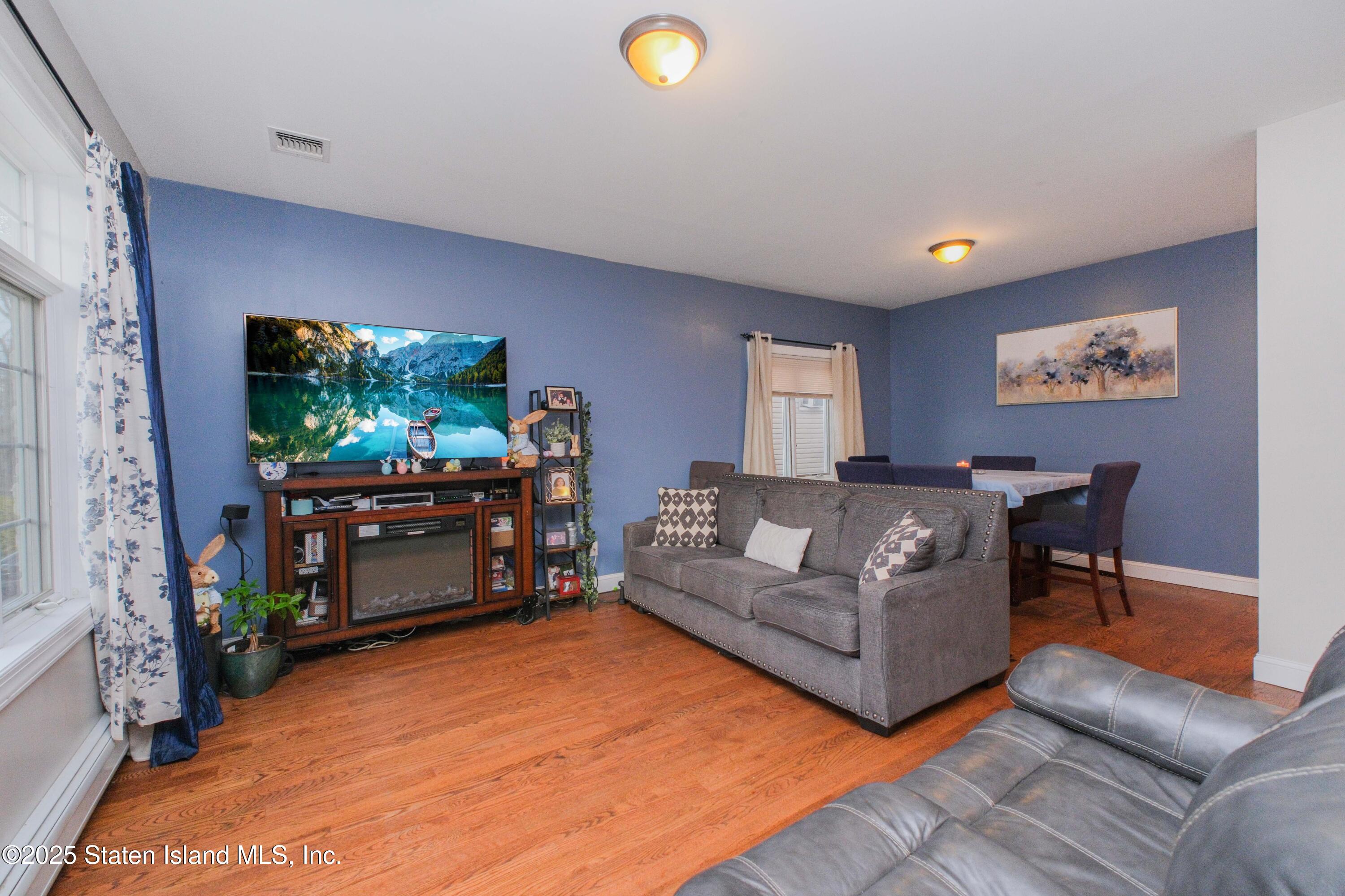 251 Cambridge Avenue Image 5