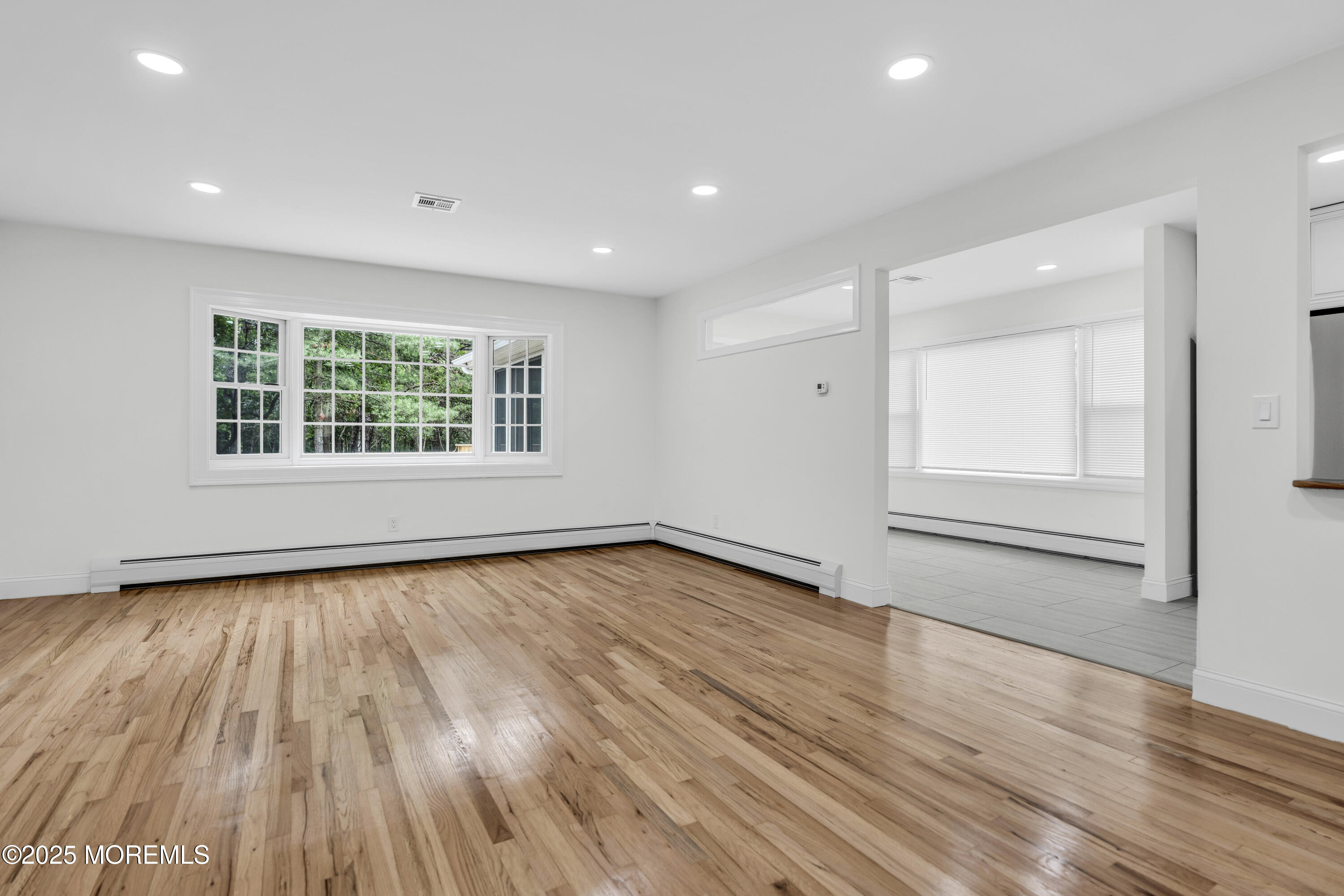 925 Edgebrook Drive Image 4