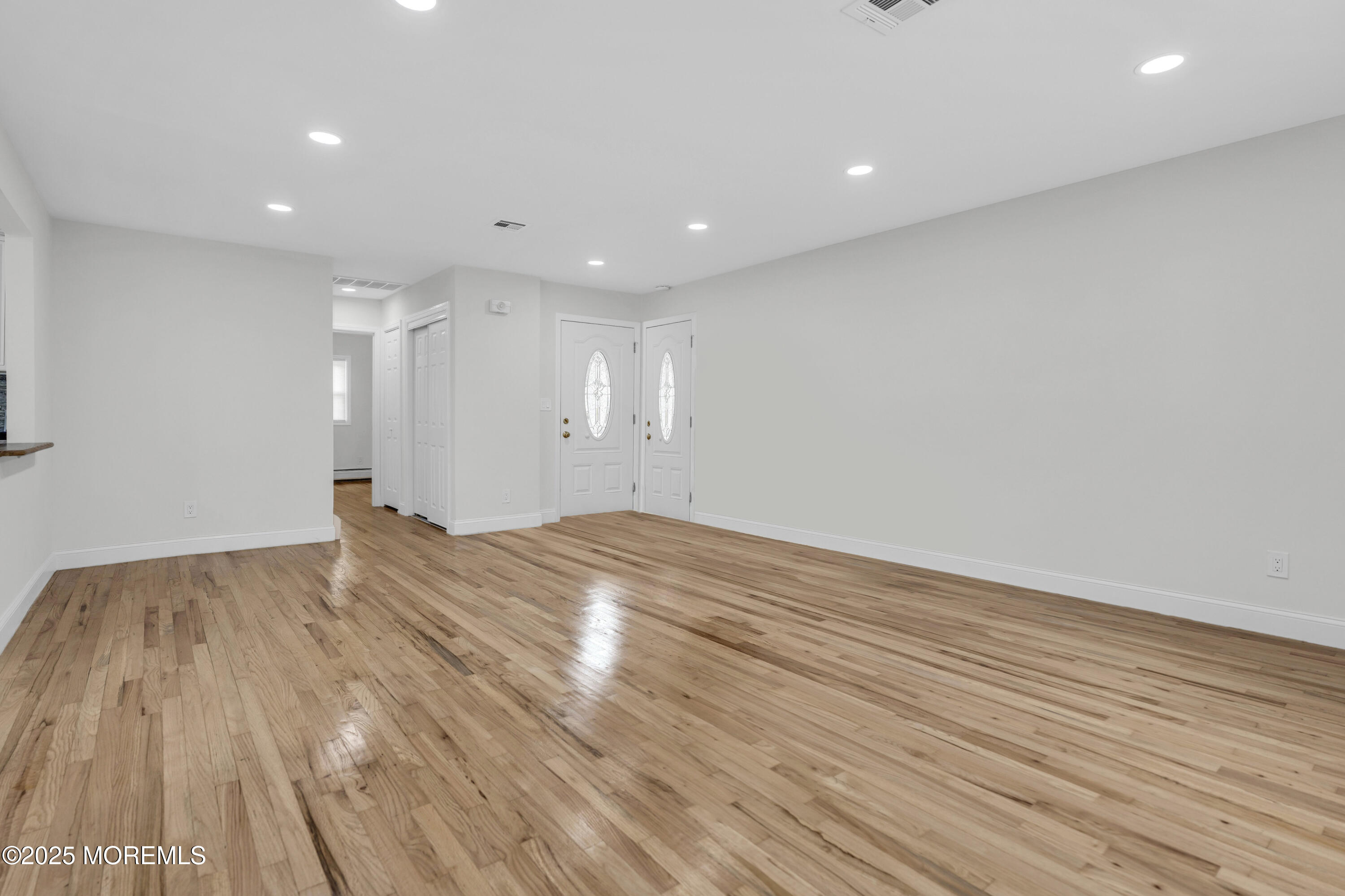 925 Edgebrook Drive Image 5