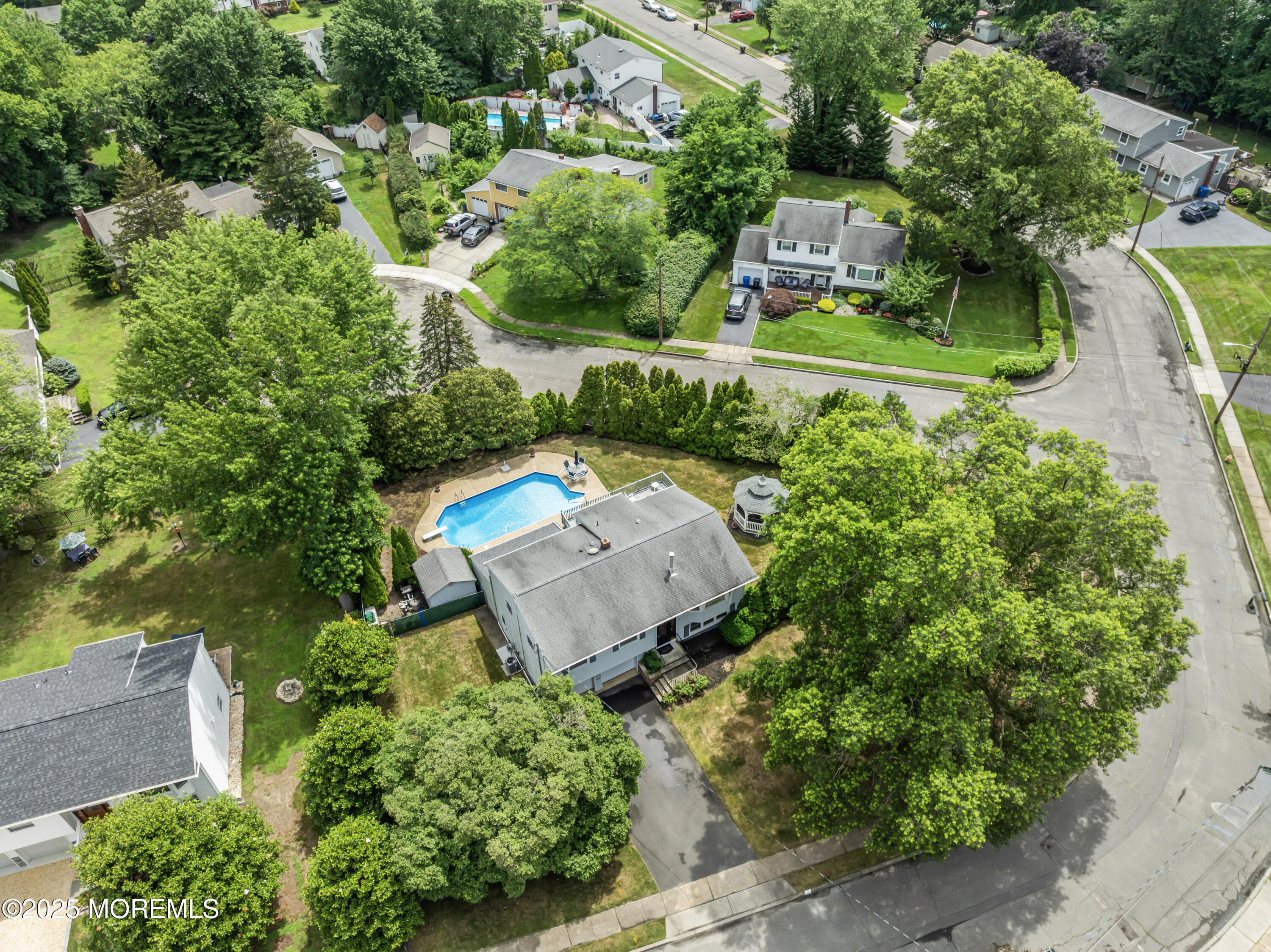 230 Geary Drive Image 3
