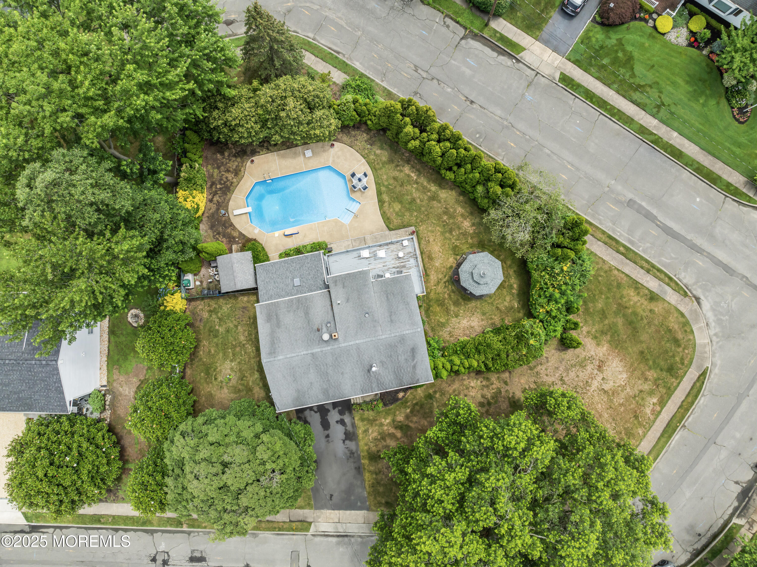 230 Geary Drive Image 4
