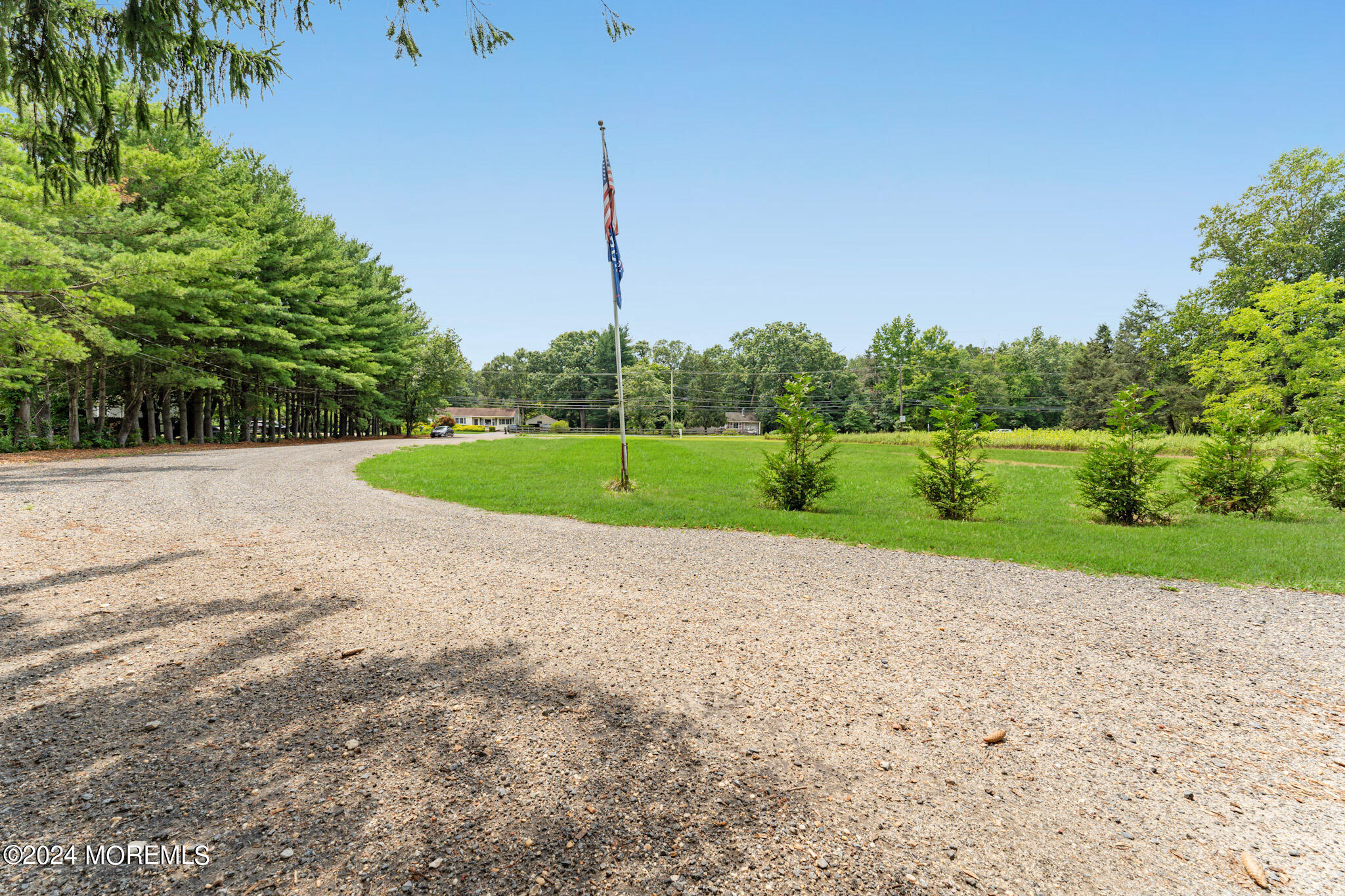 135 E Veterans Highway Image 4