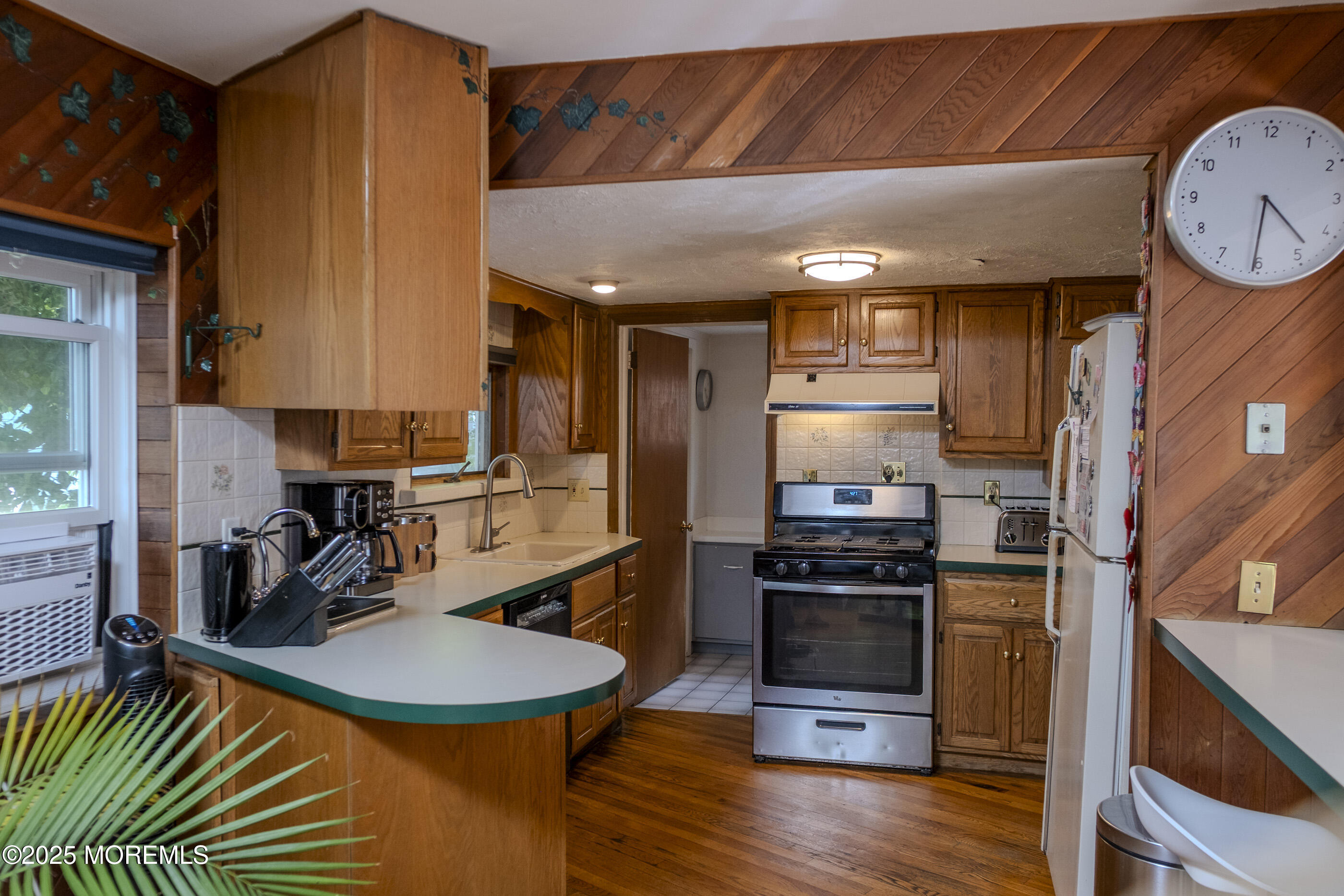 28 Florence Avenue, Leonardo, NJ, 07737 image 6