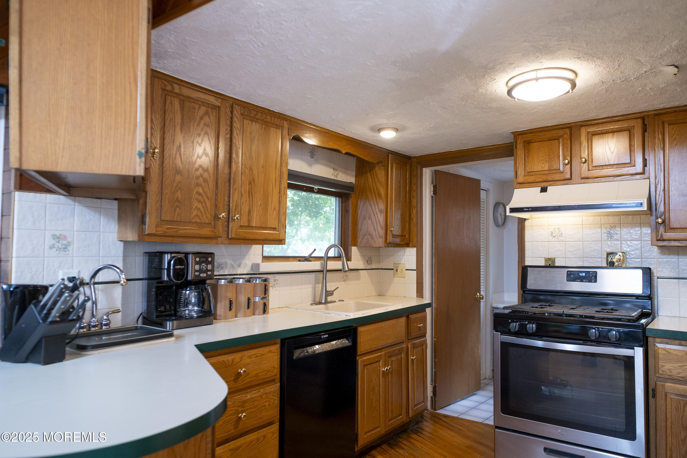 28 Florence Avenue, Leonardo, NJ, 07737 image 8