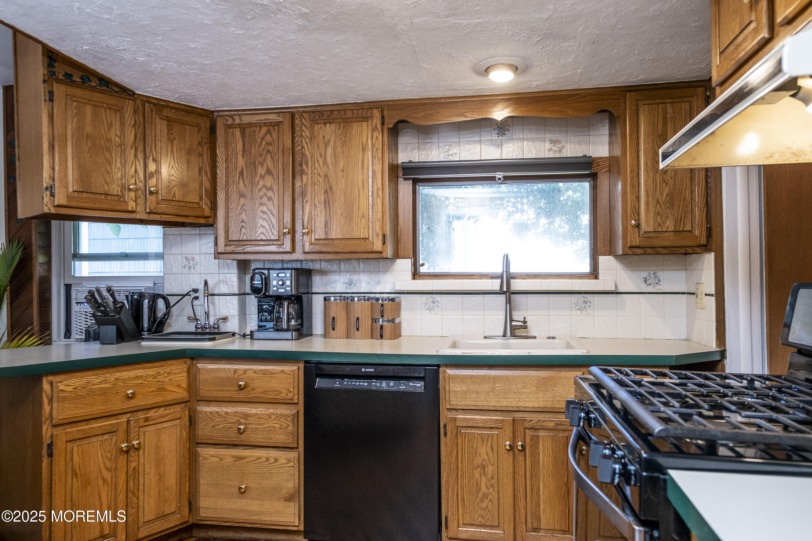 28 Florence Avenue, Leonardo, NJ, 07737 image 9