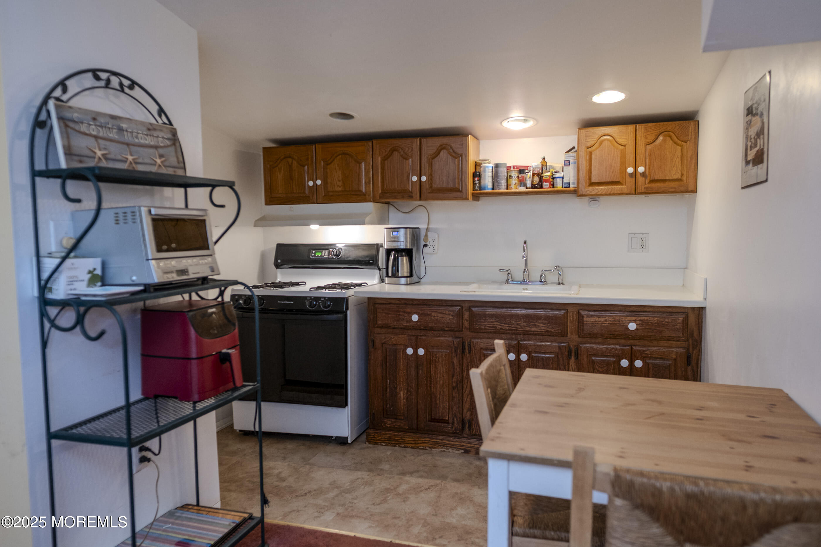 28 Florence Avenue, Leonardo, NJ, 07737 image 18