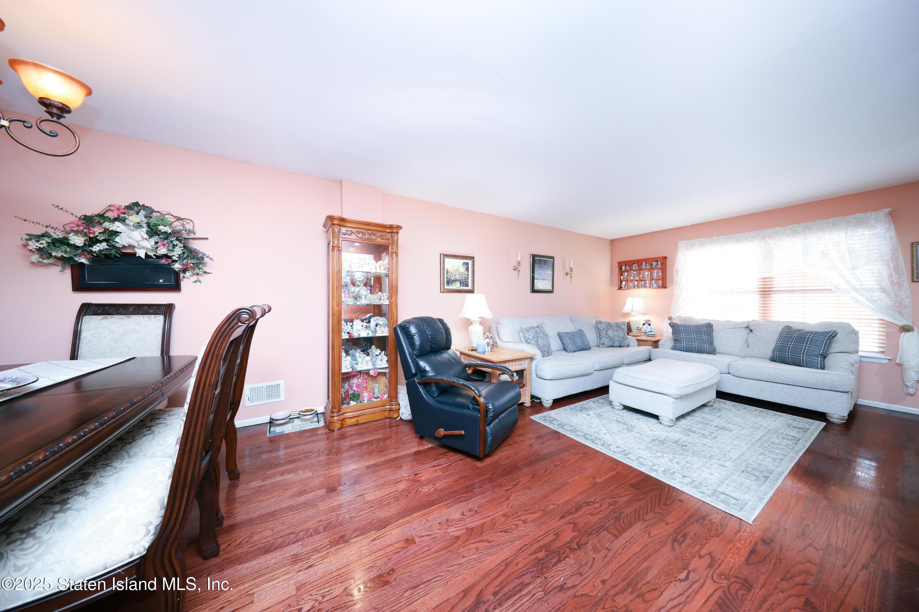 94 Sharrott Avenue Image 3