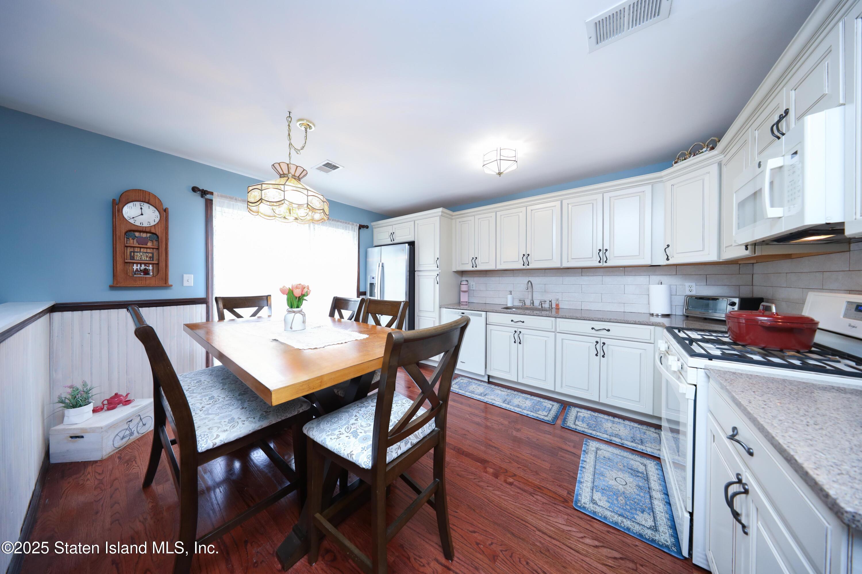 94 Sharrott Avenue Image 5