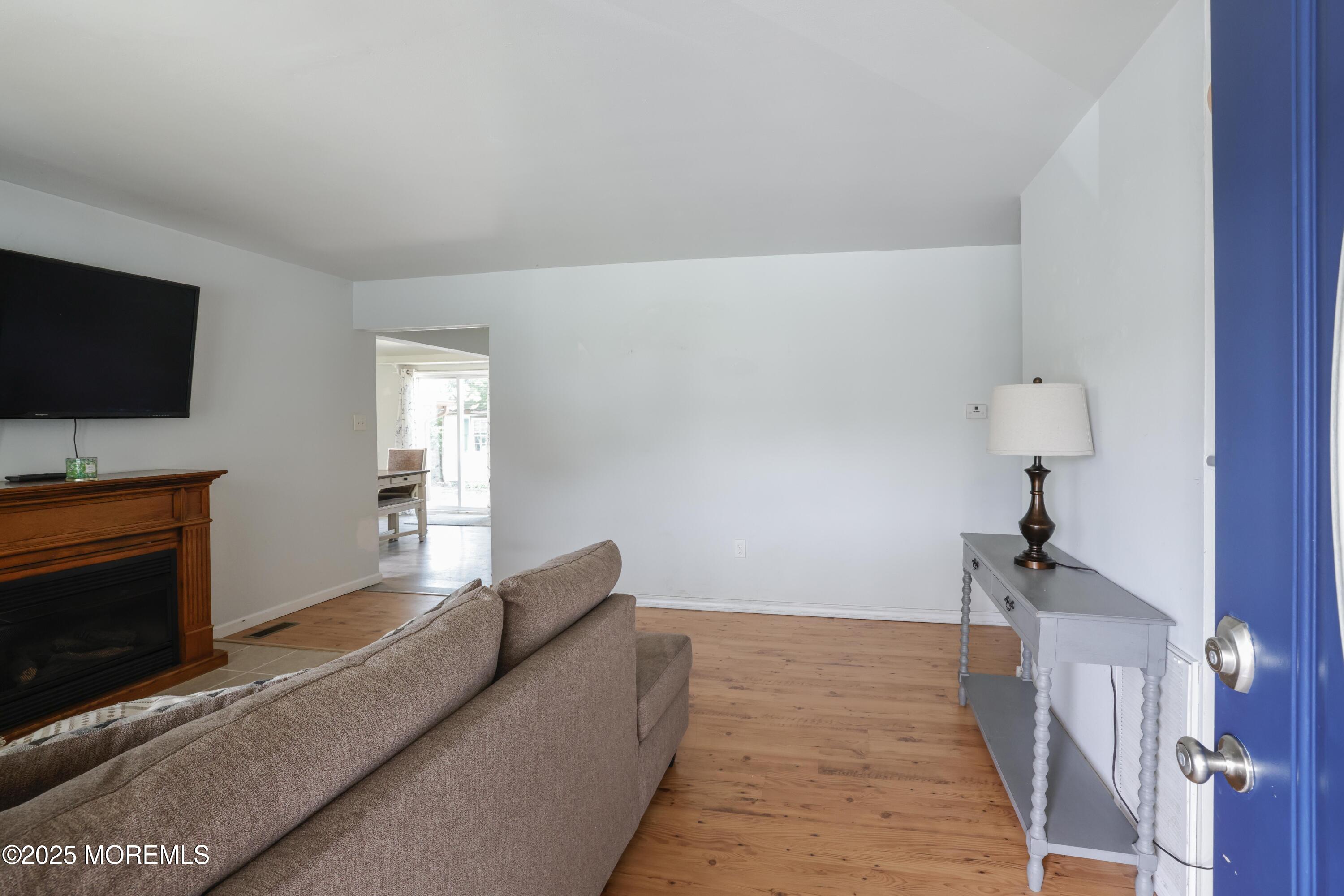 107 Seneca Lake Drive Image 4