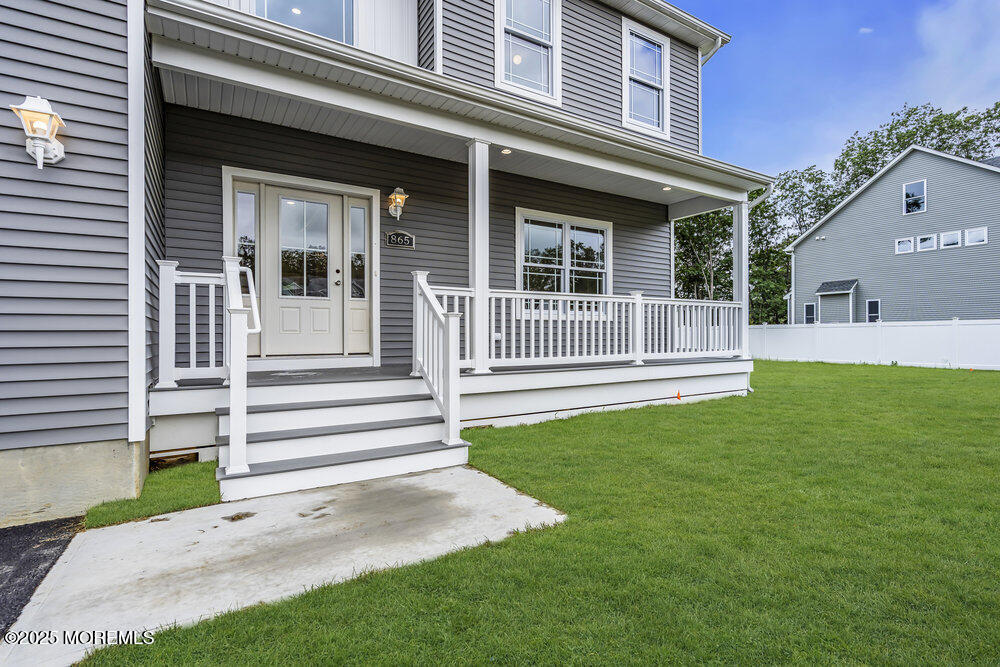 865 Woodbury Drive Image 3