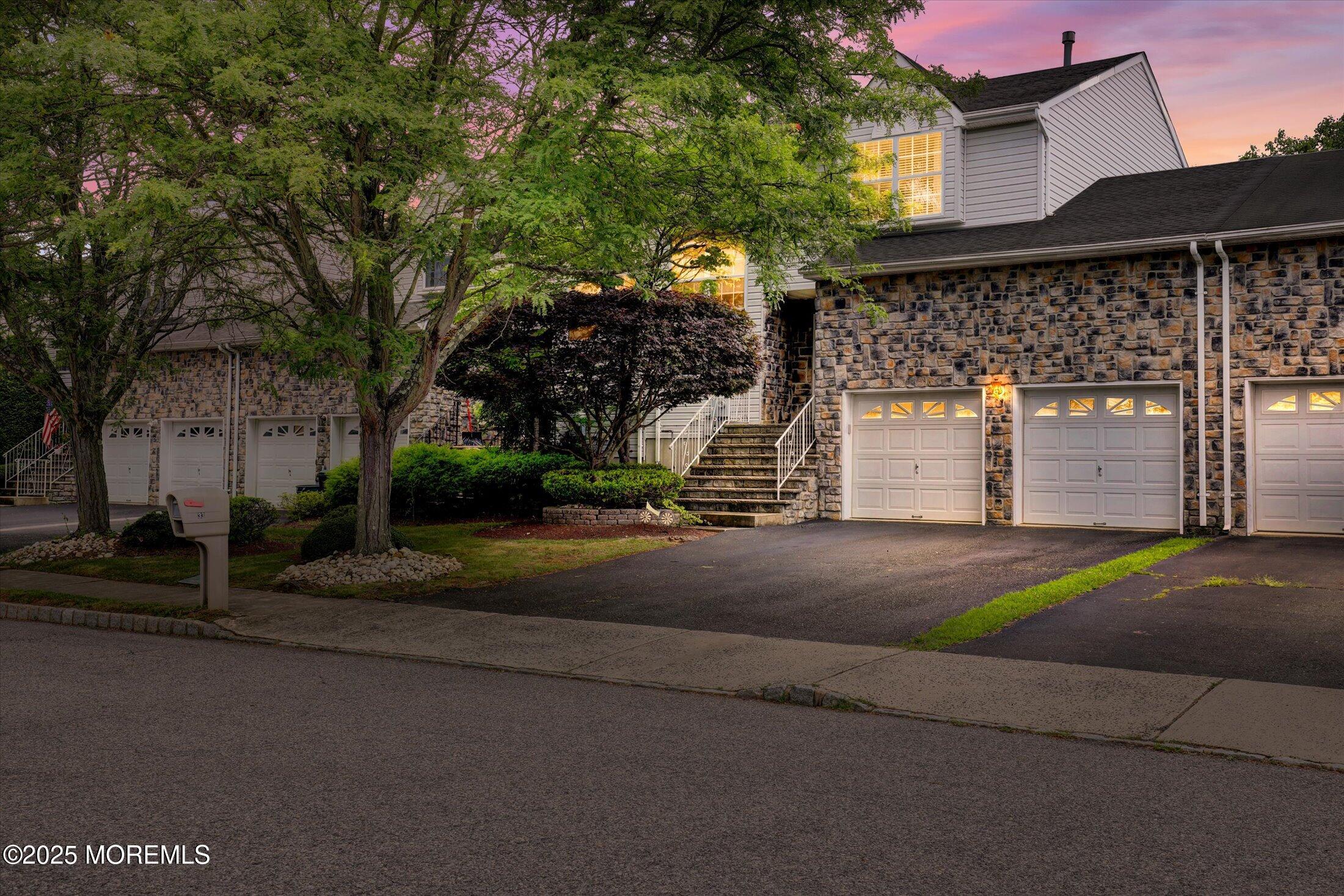 33 Hummingbird Court, Marlboro, NJ, 07746