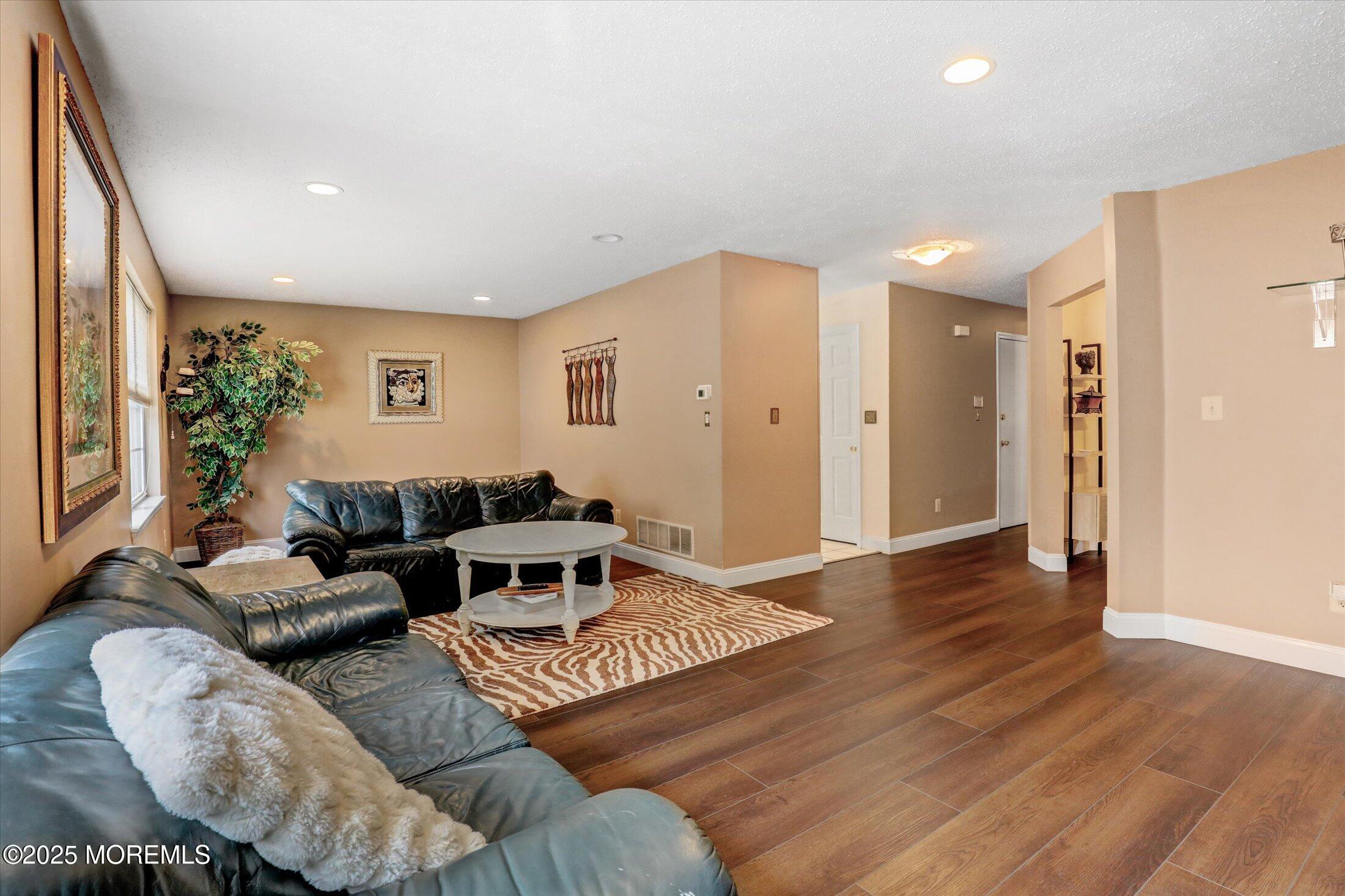 33 Hummingbird Court, Marlboro, NJ, 07746 image 9