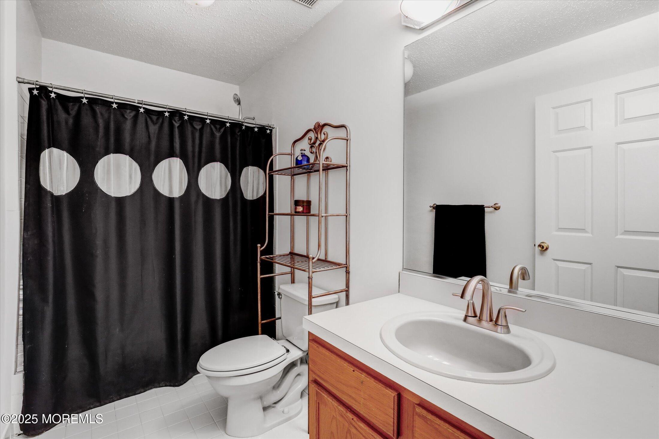 33 Hummingbird Court, Marlboro, NJ, 07746 image 22