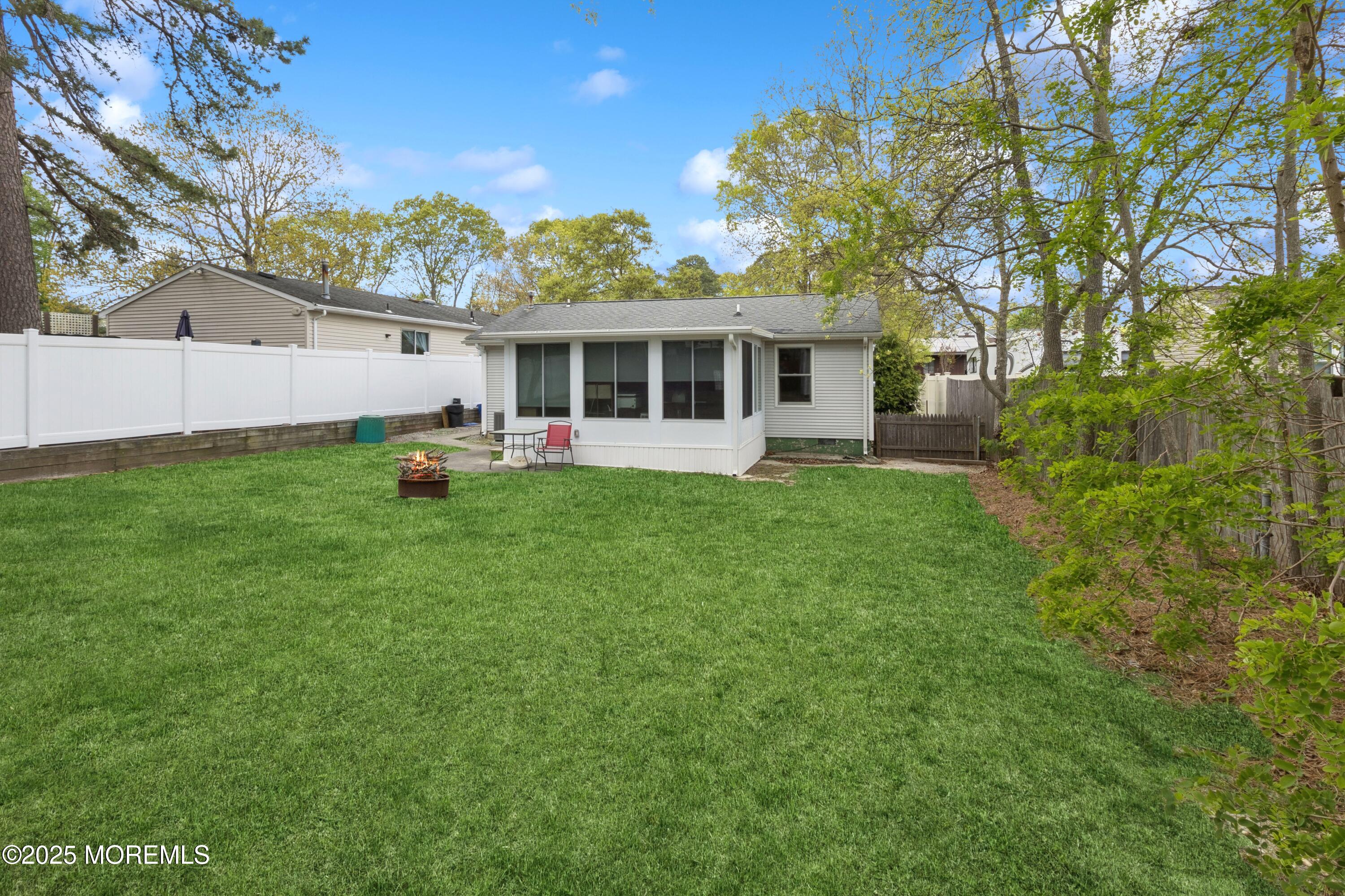 2015 Whitcomb Road Image 5